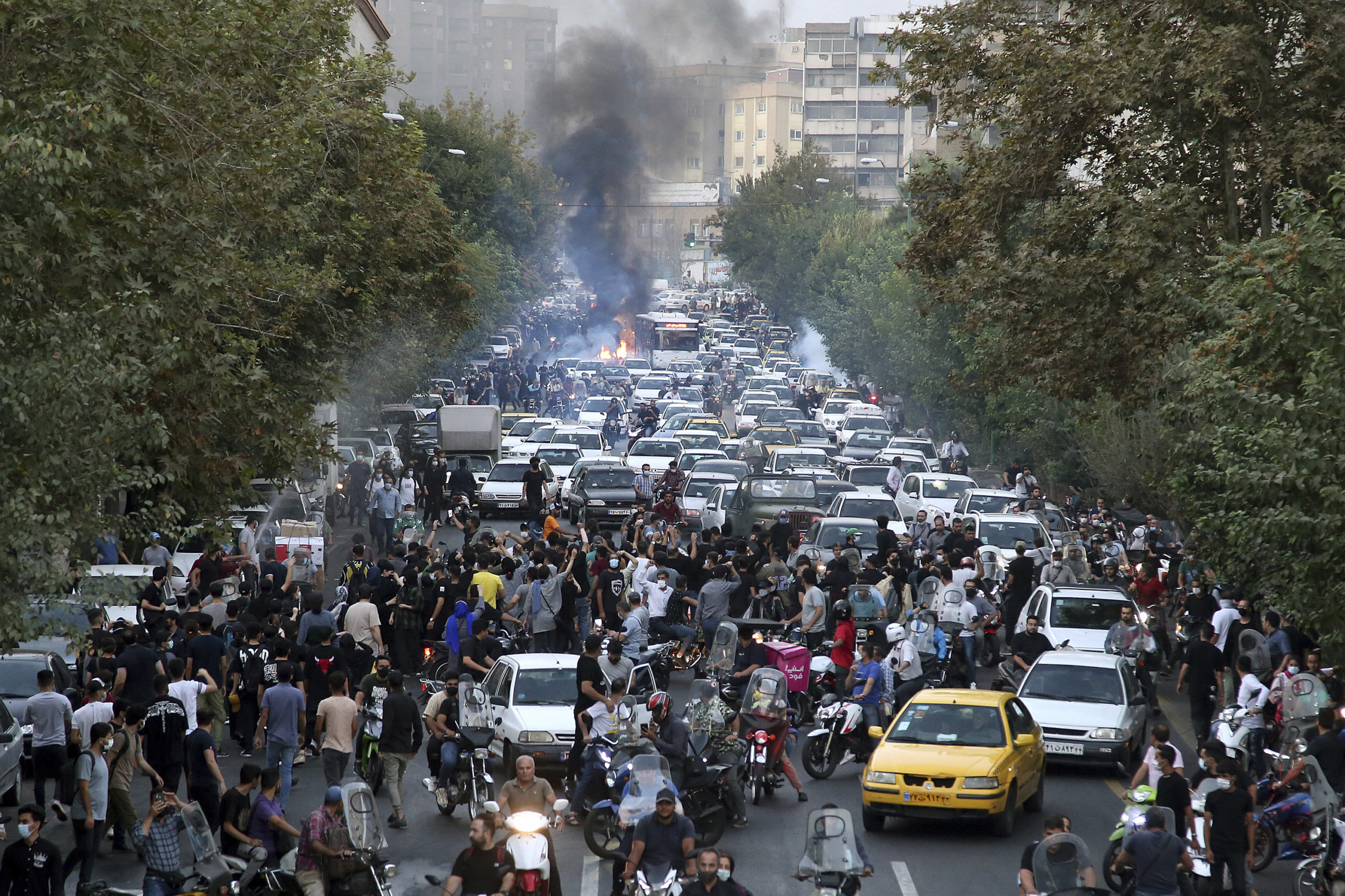Opprøret i Iran er blitt landsomfattende, går over til oppstand&nbsp;<span>(+)</span>