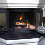 Enda vanskeligere å holde varmen: EU har fattet vedtak mot vedfyring