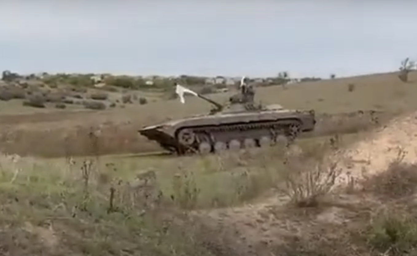 Ukraina ber russiske soldater overgi seg, og gjerne ta med seg sine stridsvogner&nbsp;<span>(+)</span>
