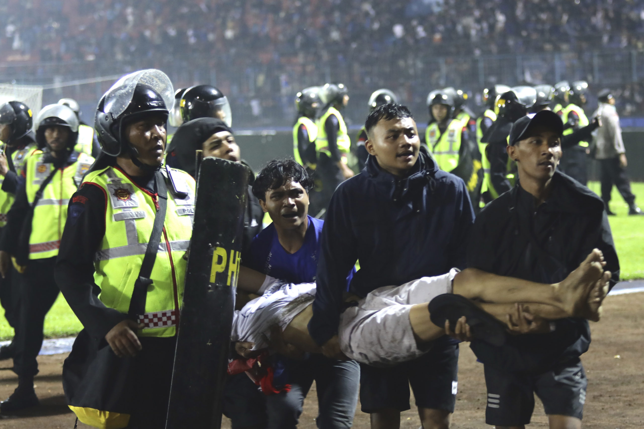 Dødstallet øker til 174 etter stadion&shy;tragedien i Indonesia&nbsp;<span>(+)</span>