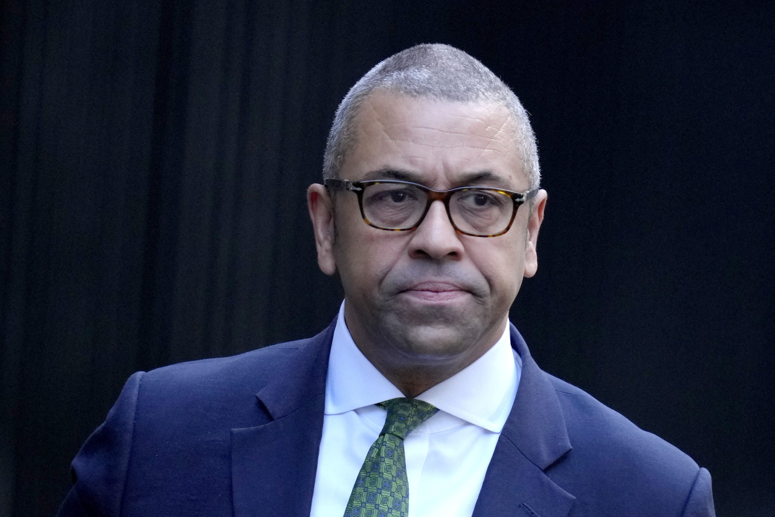 Britenes utenriksminister skjelles ut som «tonedøv» etter råd til LHBT-fotballfans&nbsp;<span>(+)</span>