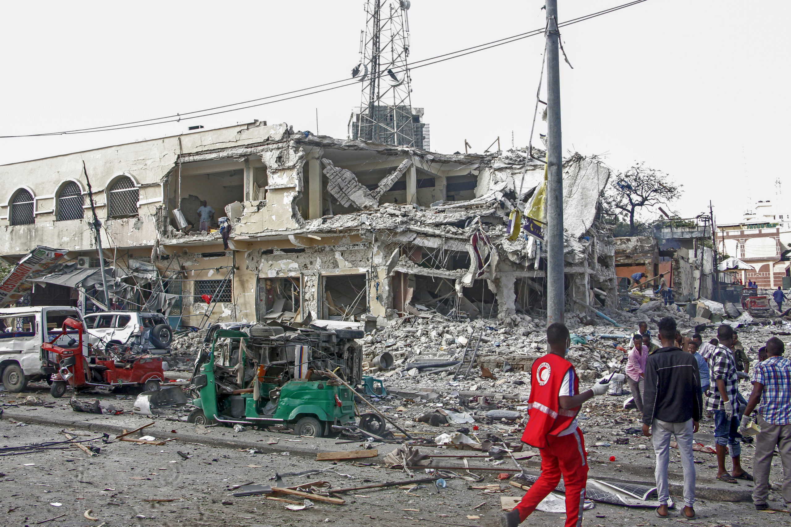 Minst 100 mennesker drept i to bombeangrep i Somalia&nbsp;<span>(+)</span>
