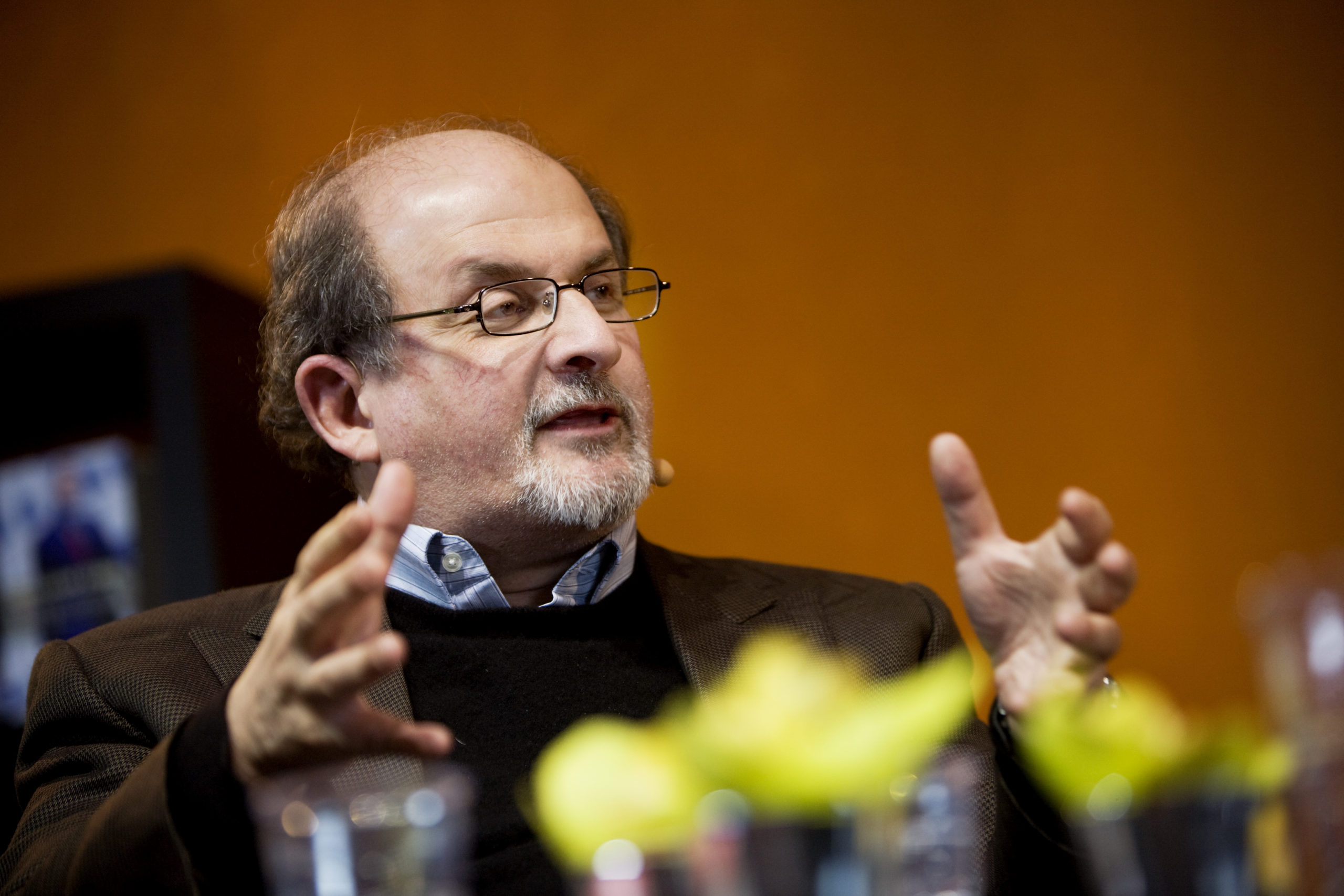 Salman Rushdie har mistet synet på ett øye&nbsp;<span>(+)</span>
