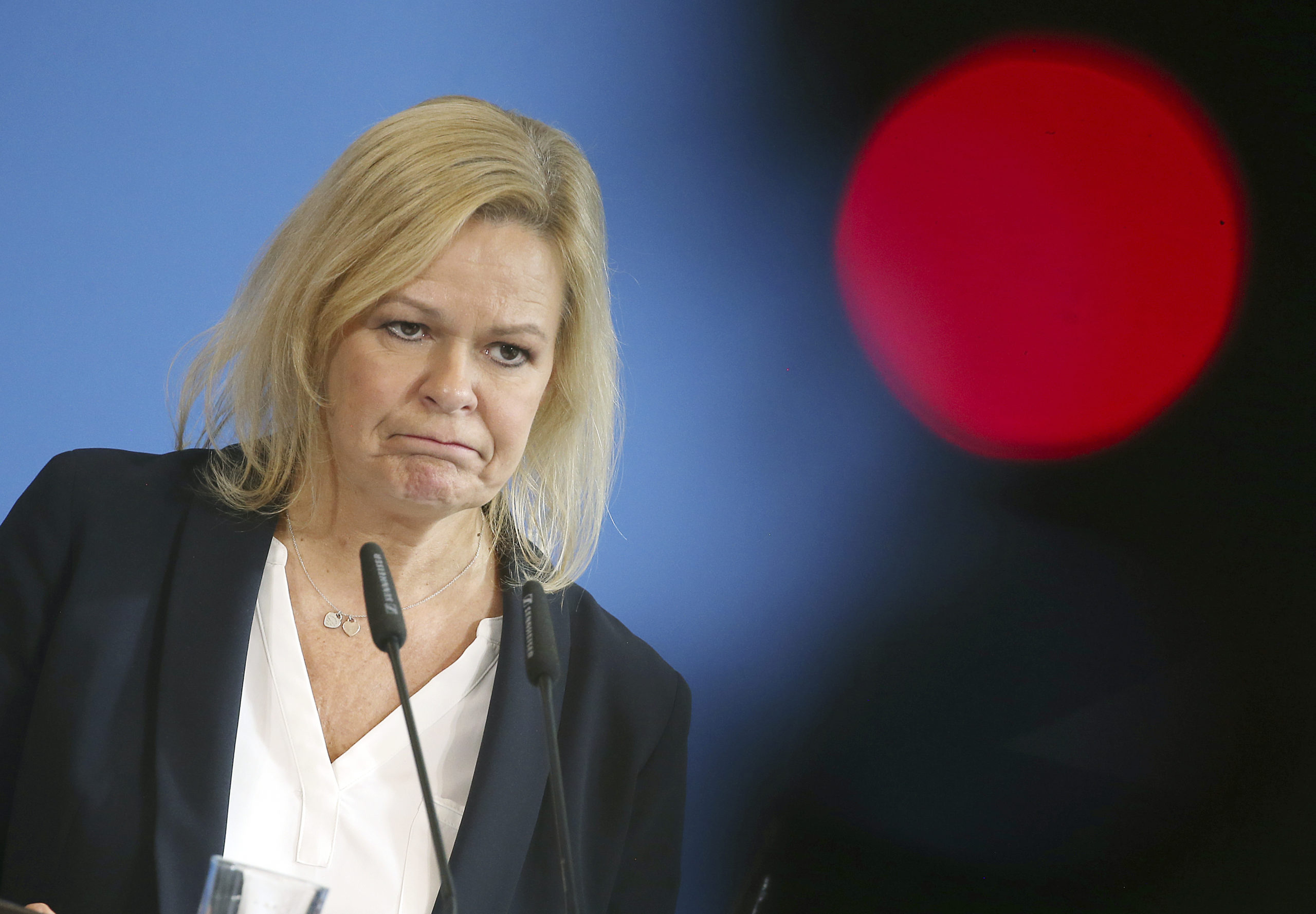 Tysklands innenriksminister vil stanse innvandringen gjennom Balkan&nbsp;<span>(+)</span>