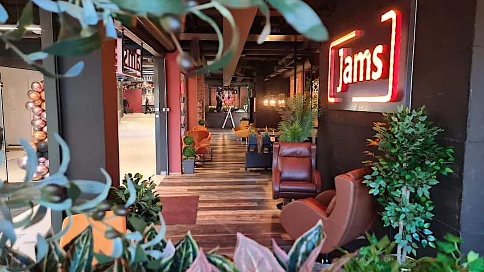 Oslo Truende ungdoms­gjenger tvang restaurant på Holmlia til å stenge