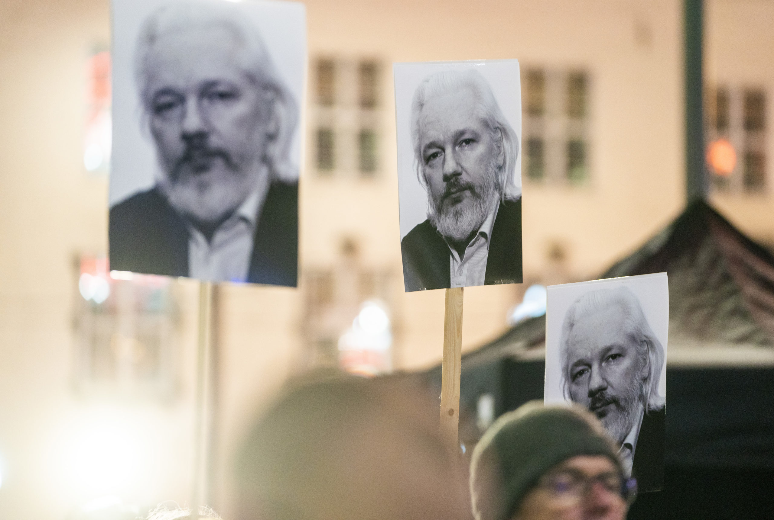 I principali media internazionali chiedono il rilascio di Julian Assange – Doc