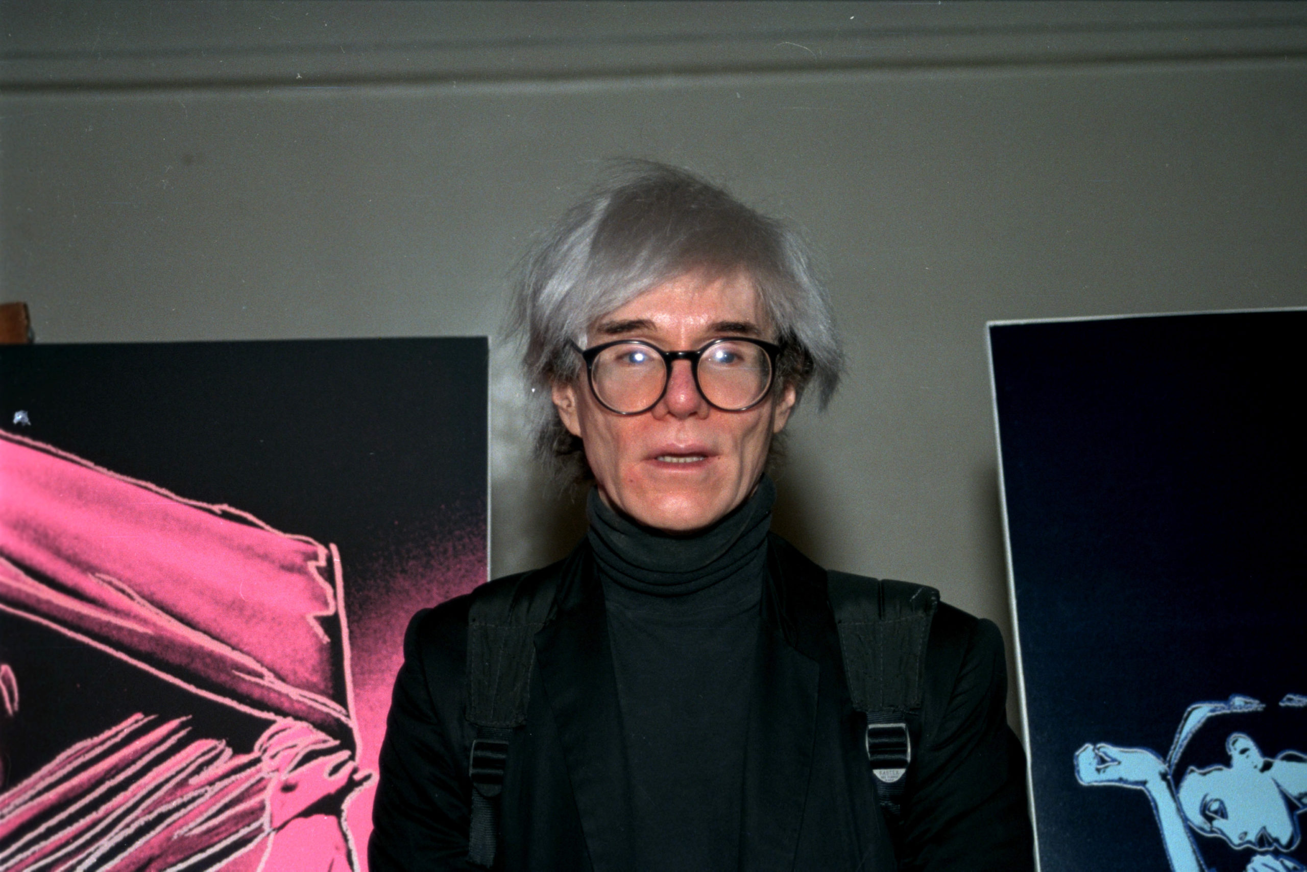 Klimaaktivister limte seg fast til Warhol-kunstverk&nbsp;<span>(+)</span>