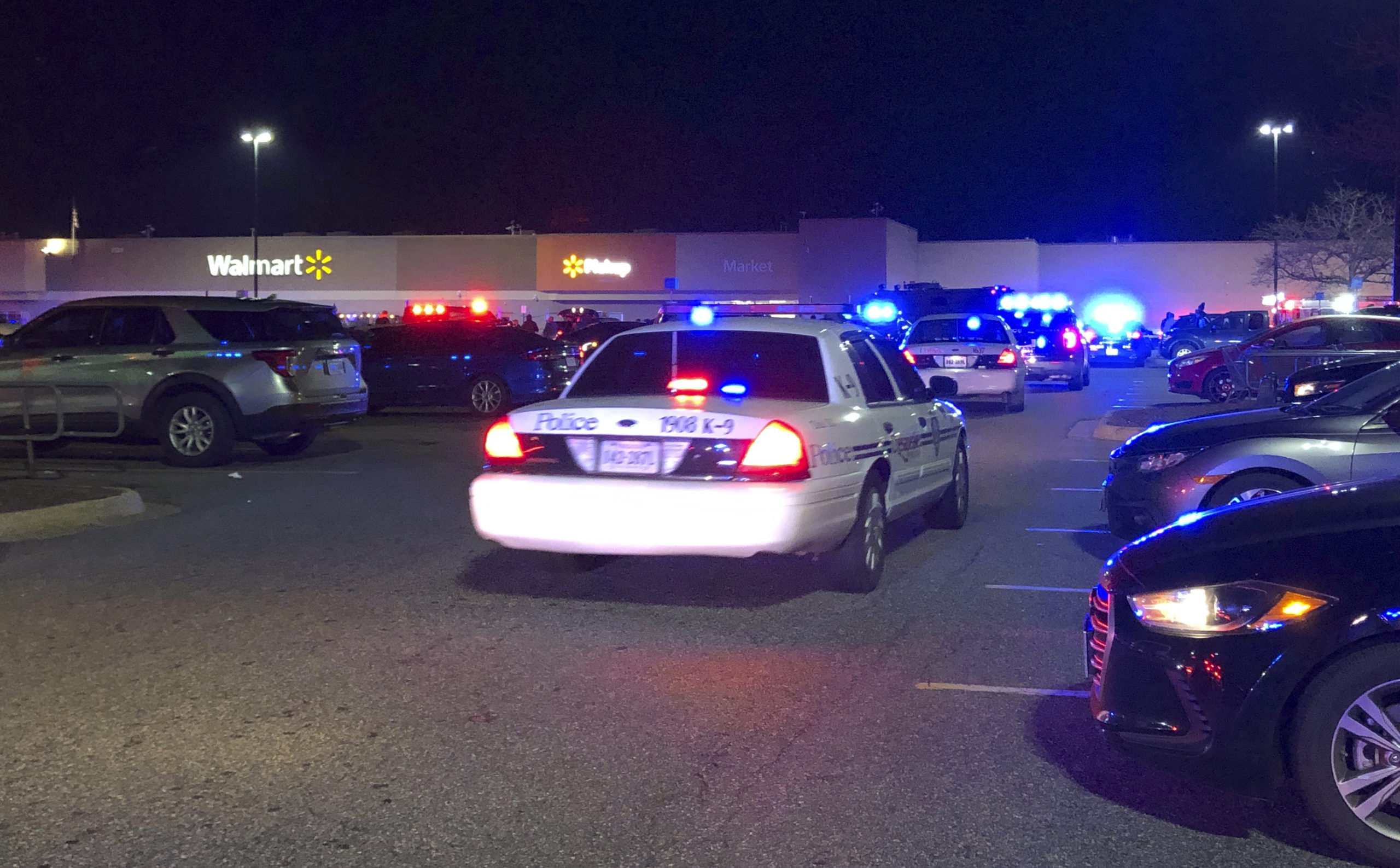Syv mennesker drept etter skyting i Walmart-butikk i Virginia&nbsp;<span>(+)</span>