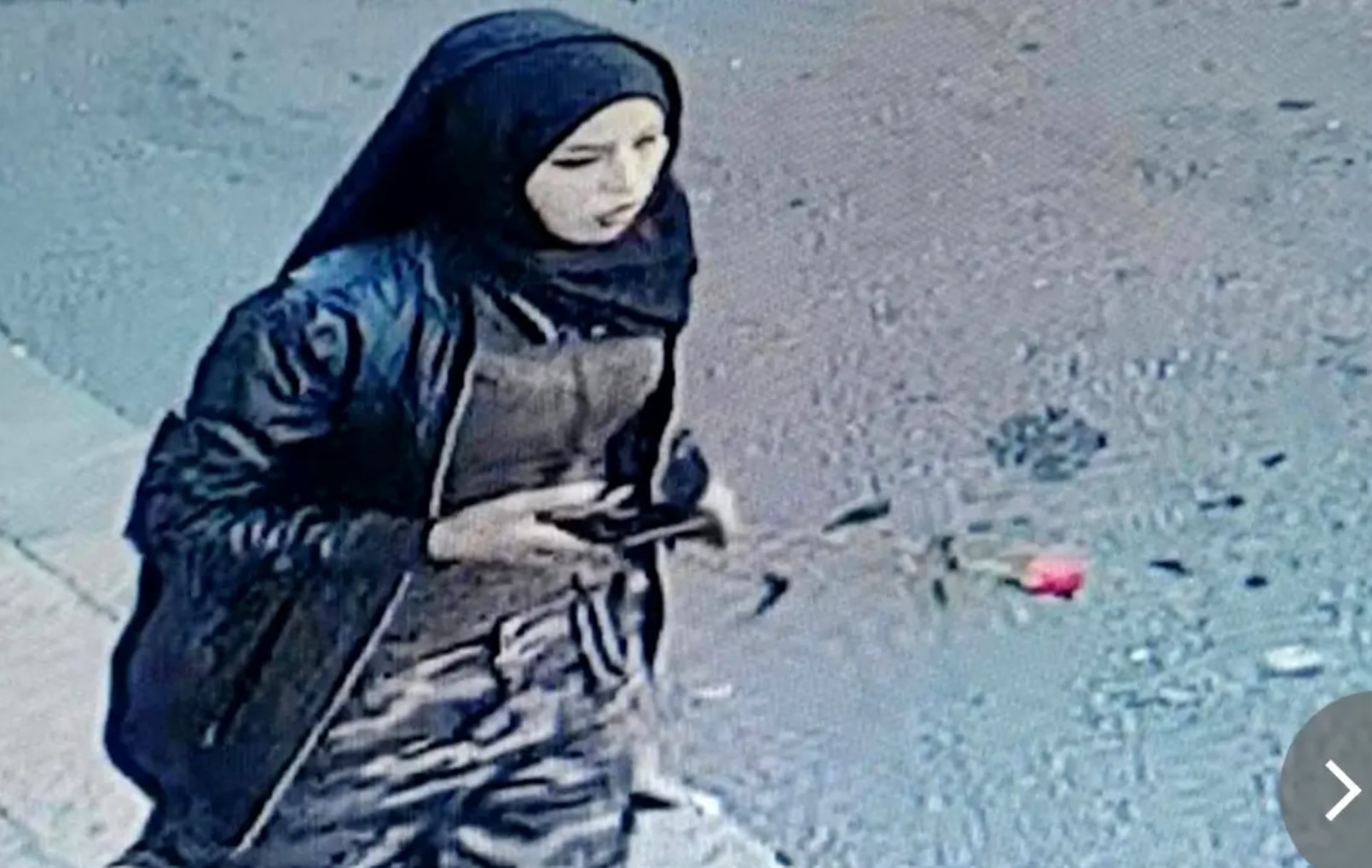Tyrkia: Hijab-kledd kvinne med rose arrestert for søndagens terror&nbsp;<span>(+)</span>