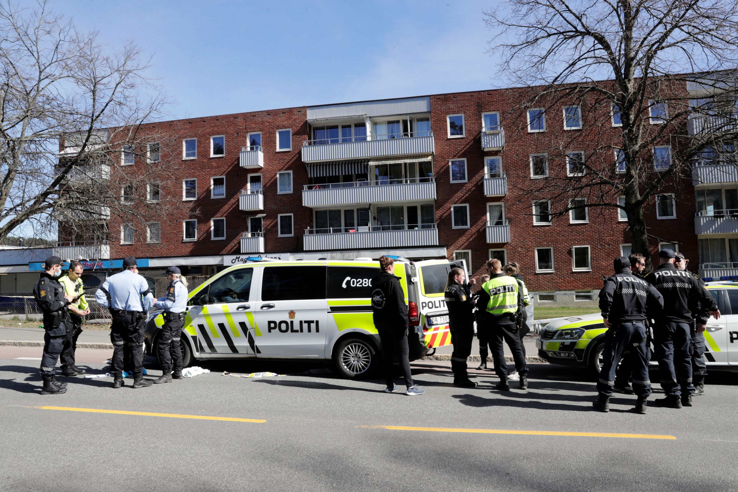Truet med pistol: 19-åring tiltalt for ran av jakke på Ammerud i Oslo&nbsp;<span>(+)</span>