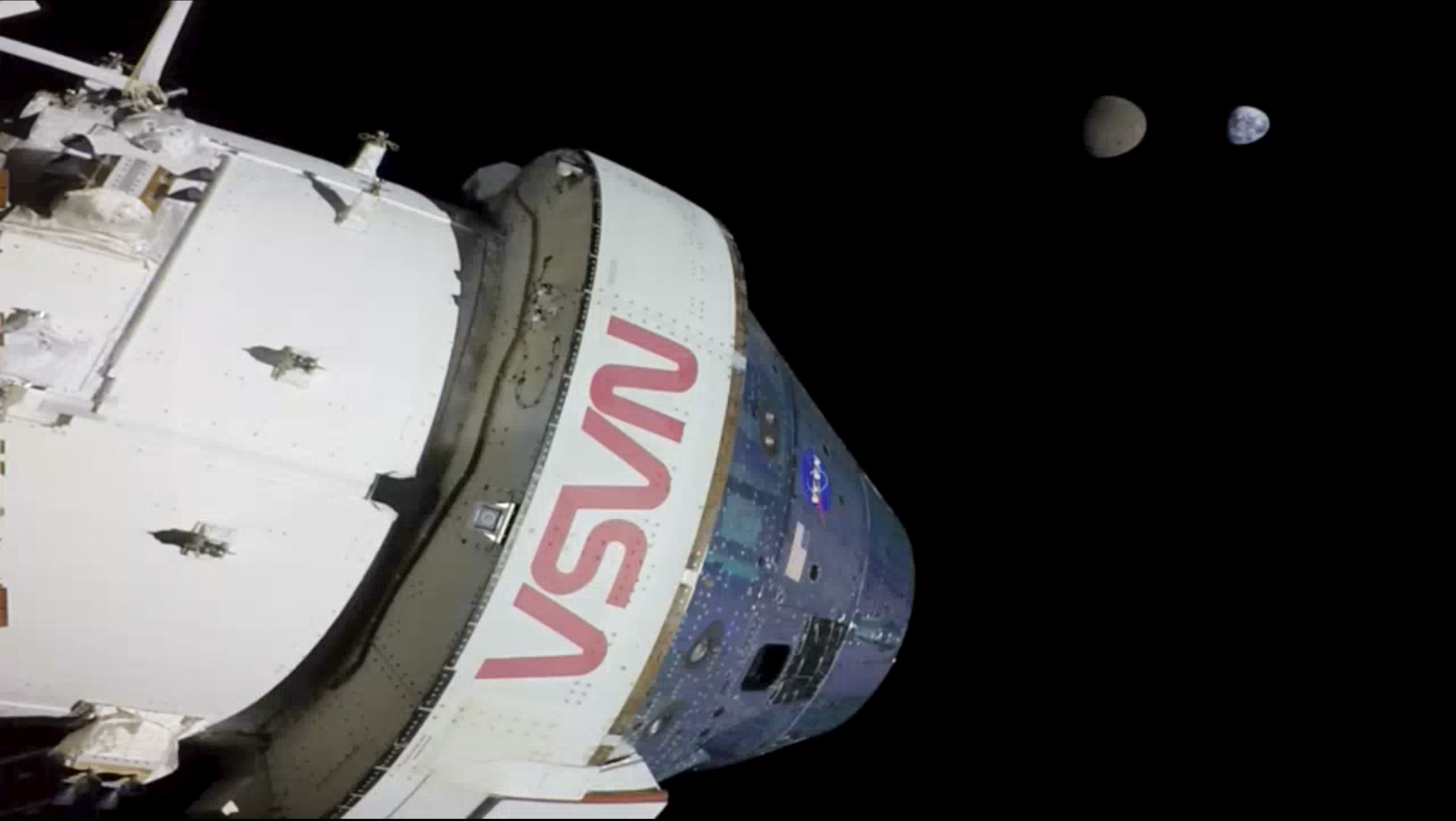 NASAs månefartøy «Orion» på vei tilbake til Jorden&nbsp;<span>(+)</span>