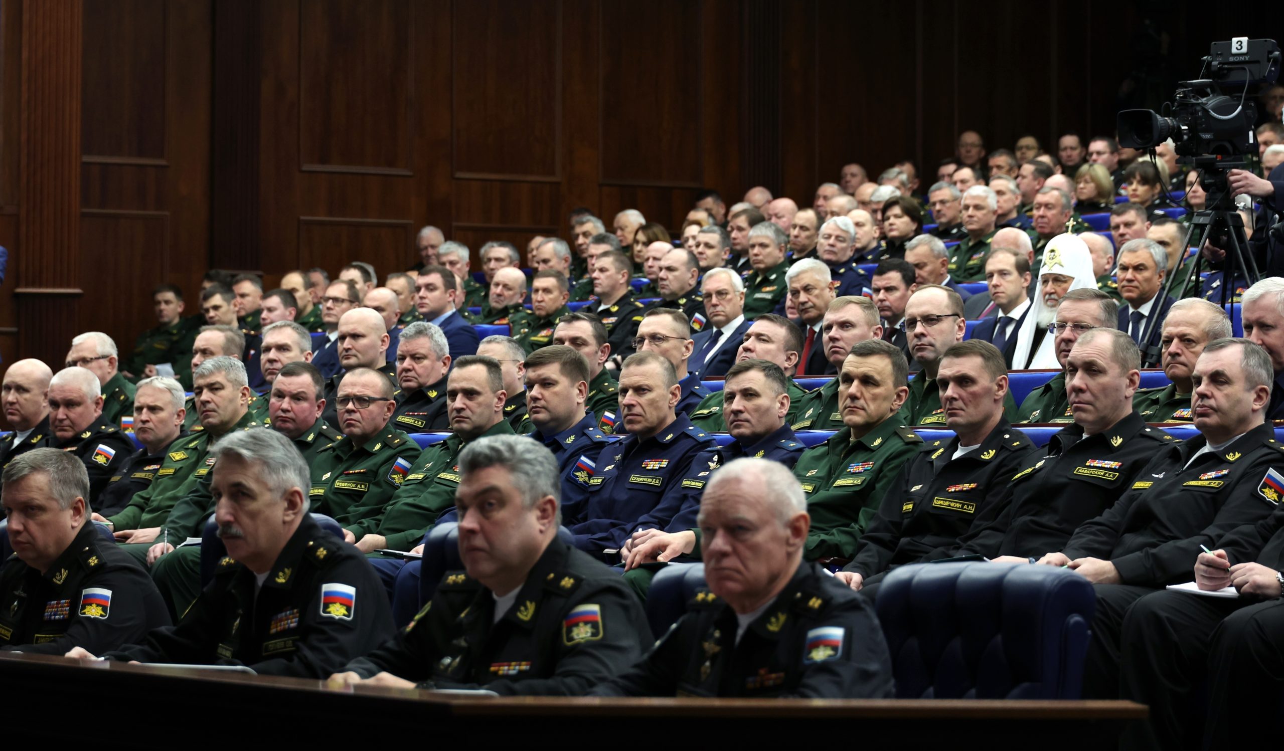 Putin lover ubegrensede midler til militæret&nbsp;<span>(+)</span>