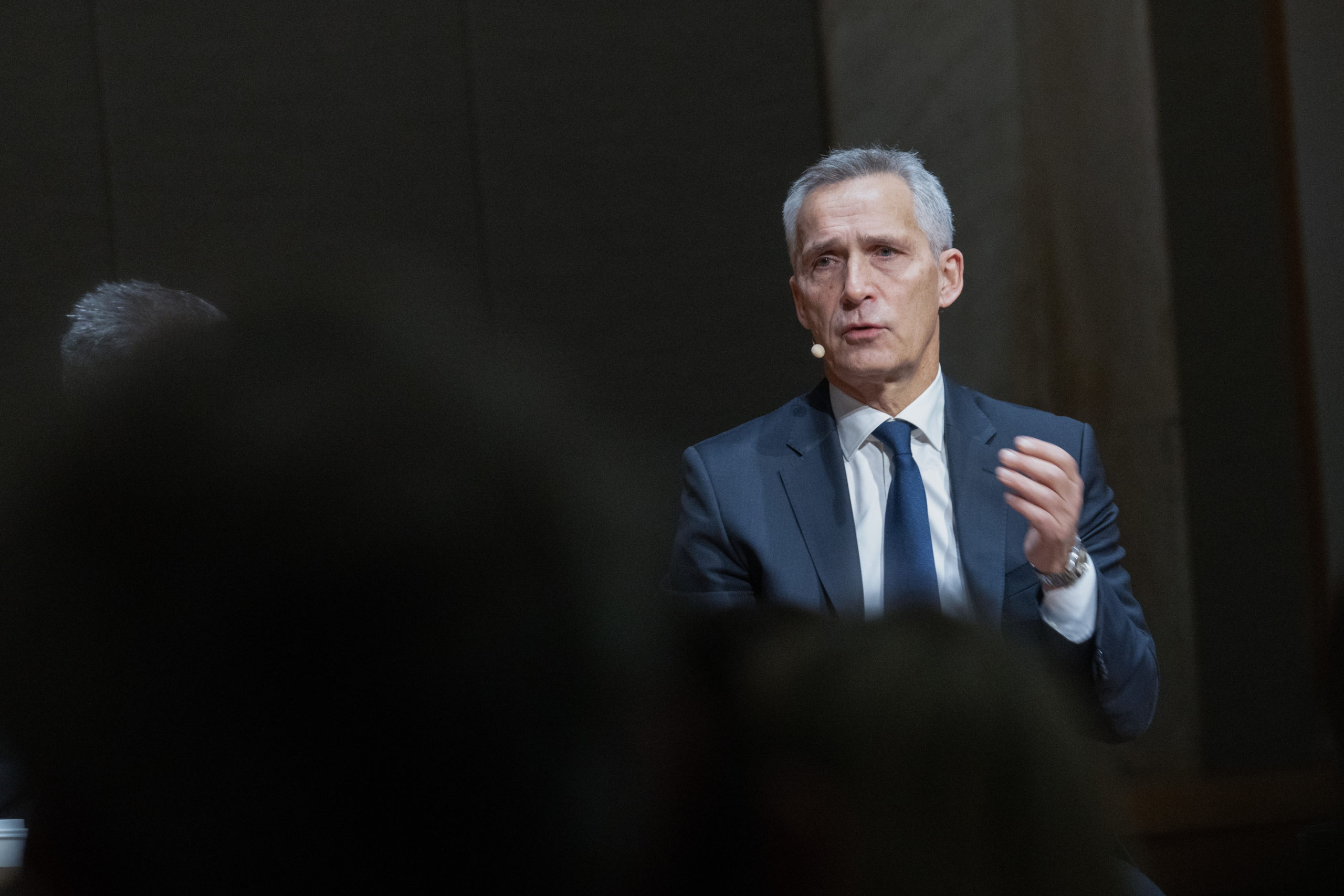 Stoltenberg ber om mer våpen til Ukraina: – Slik blir det fred&nbsp;<span>(+)</span>
