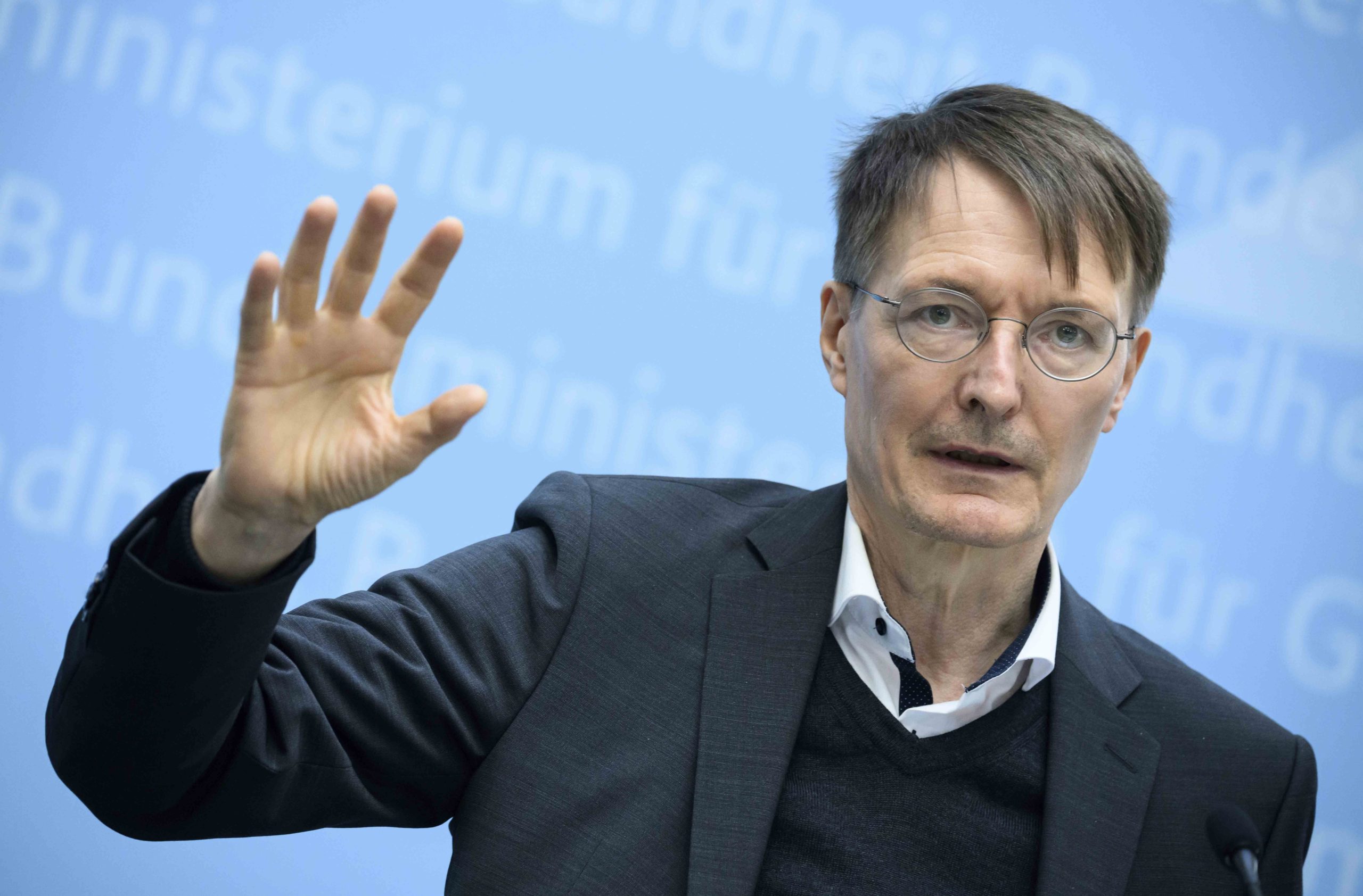 Intervju med Tysklands helseminister går viralt, snakker om reiseforbud som klimatiltak&nbsp;<span>(+)</span>