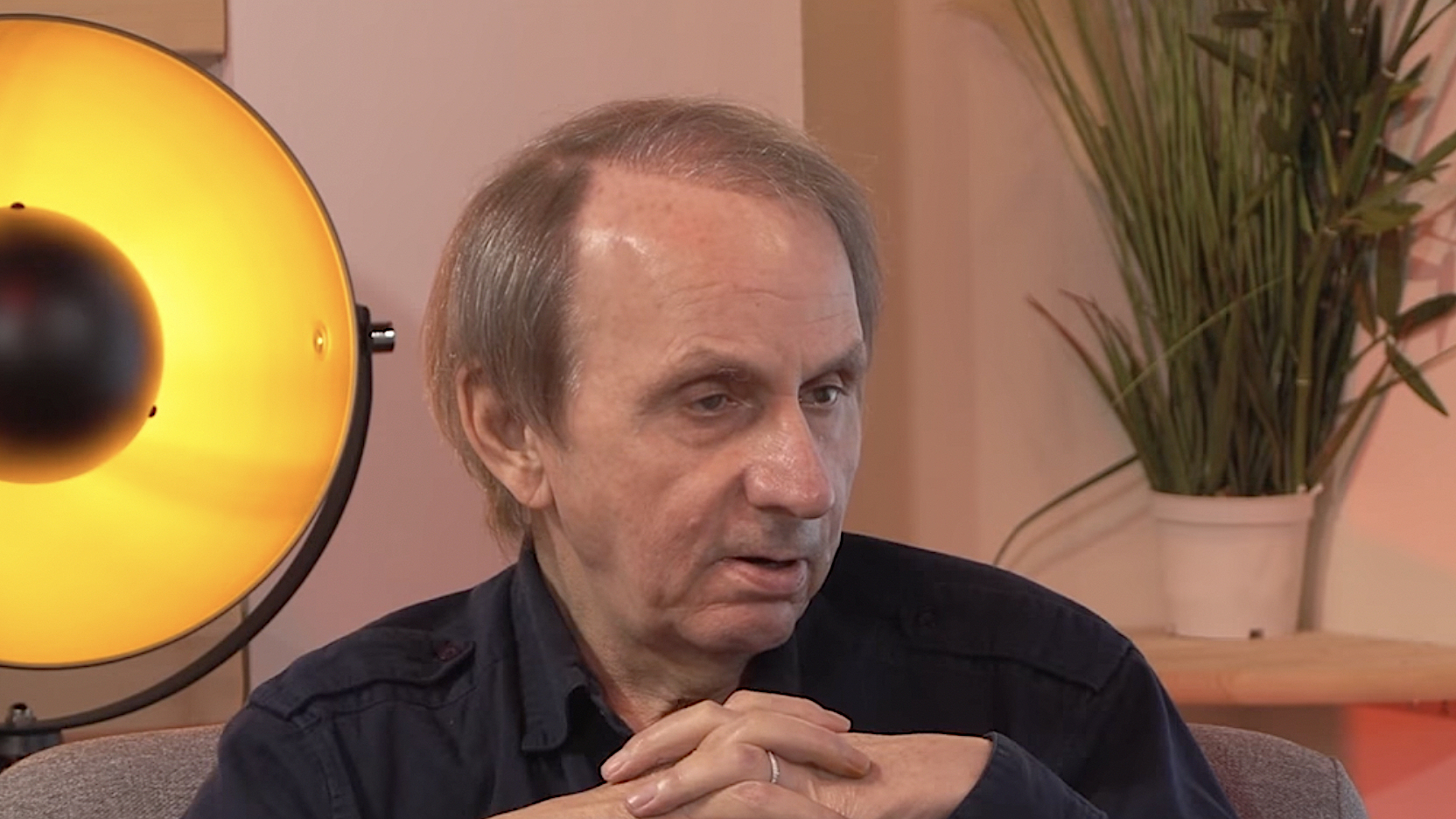 Houellebecq modererer en uttalelse, stor­moskeen dropper anmeldelsen&nbsp;<span>(+)</span>