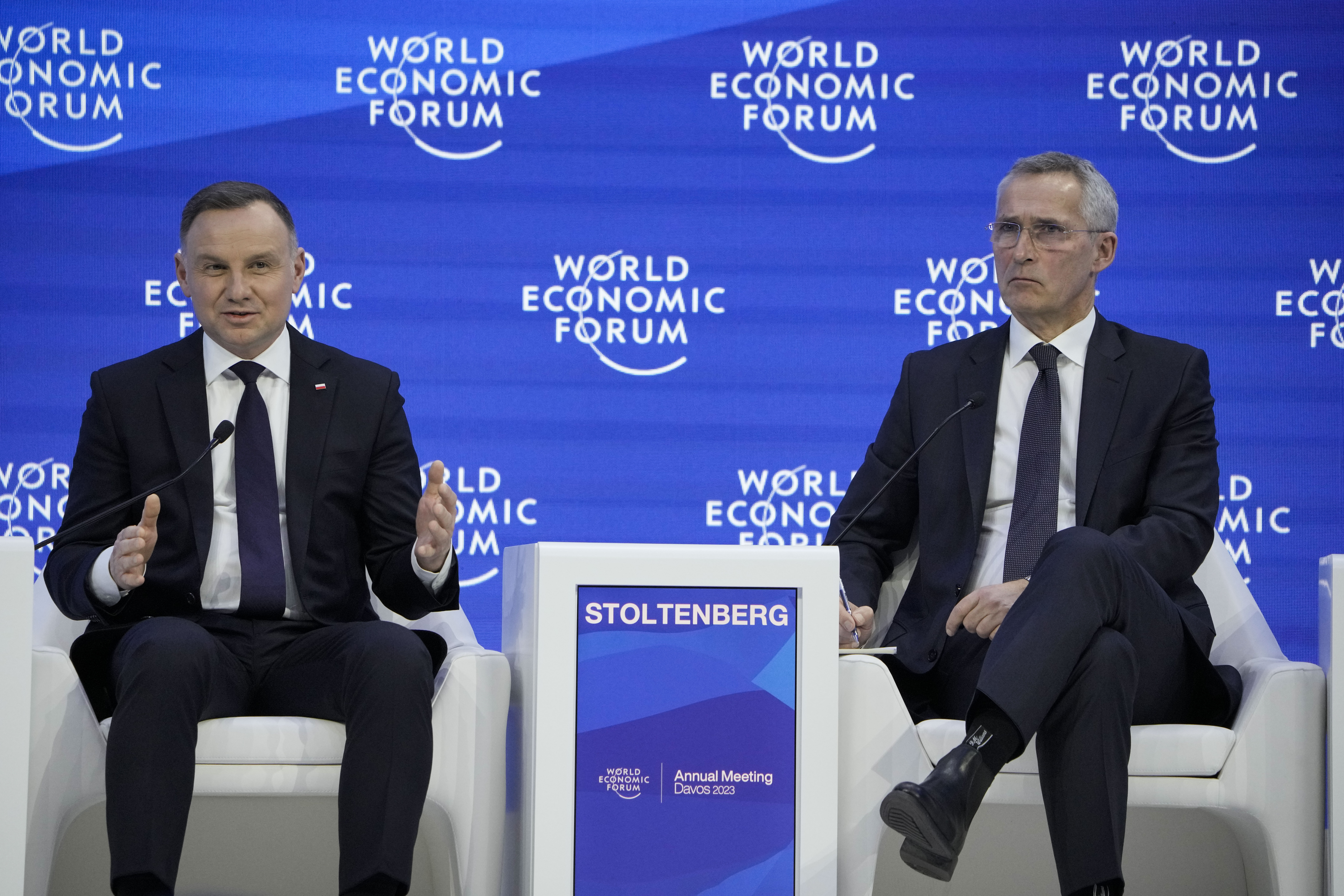 Stoltenberg: Våpen er veien til fred&nbsp;<span>(+)</span>