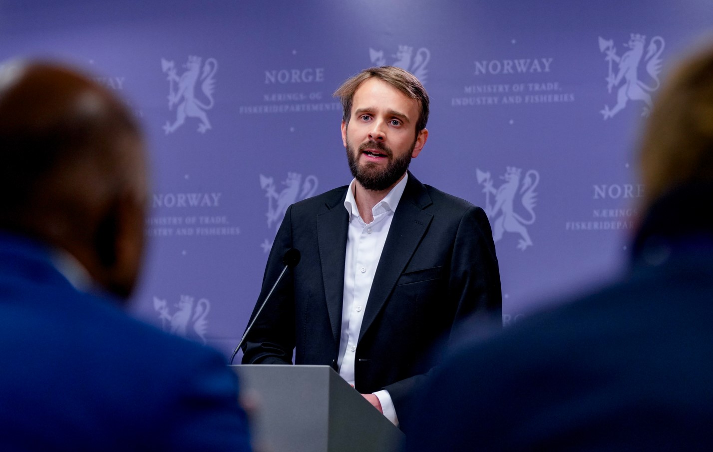 Regjeringen vil gi svarteper til dagligvare&shy;bransjen, men den er det forbrukerne som får&nbsp;<span>(+)</span>