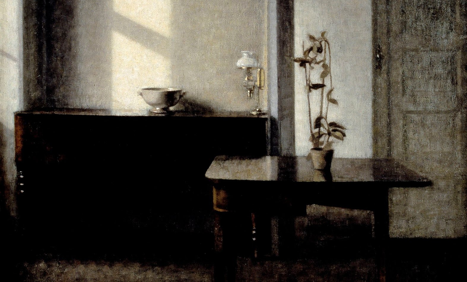 Interiør med potteplante på kortbord (1910-11).&nbsp;<span>(+)</span>