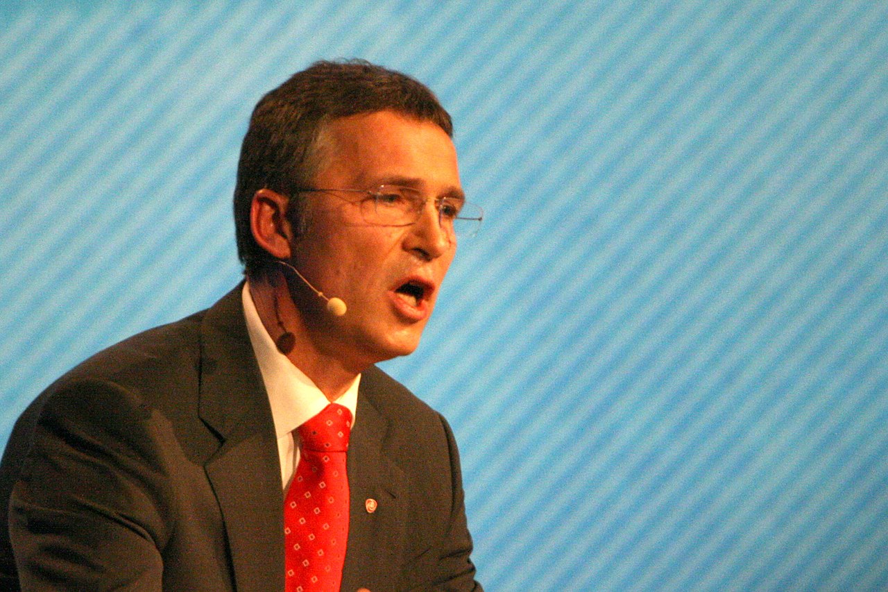 Stoltenberg går av som NATOs general&shy;sekretær til høsten&nbsp;<span>(+)</span>
