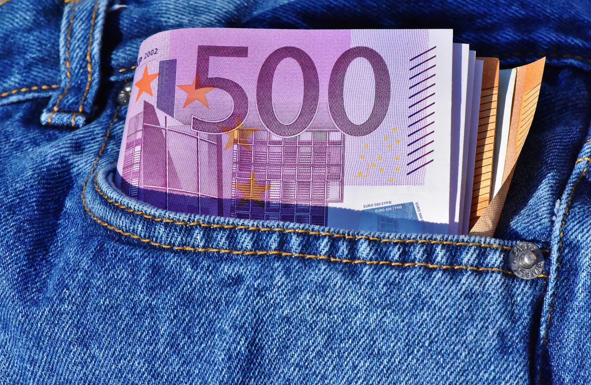 Forlenget varetekt for korrupsjonssiktede EU-parlamentarikere&nbsp;<span>(+)</span>