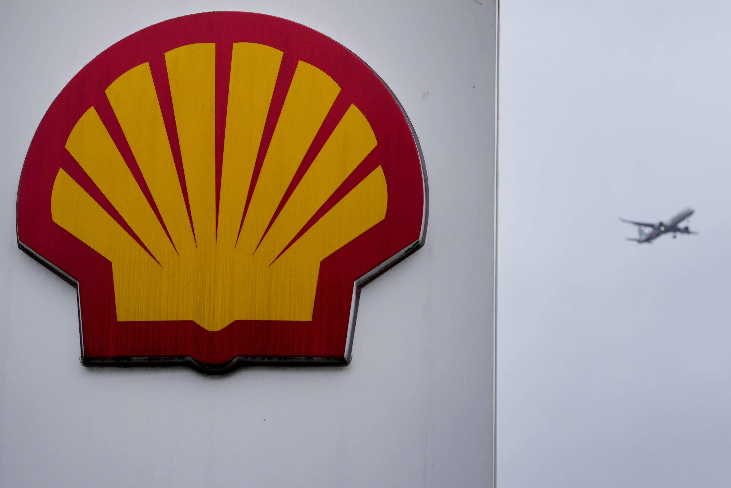 Shell saksøkt av frustrerte investorer for mangel på klimaambisjoner&nbsp;<span>(+)</span>