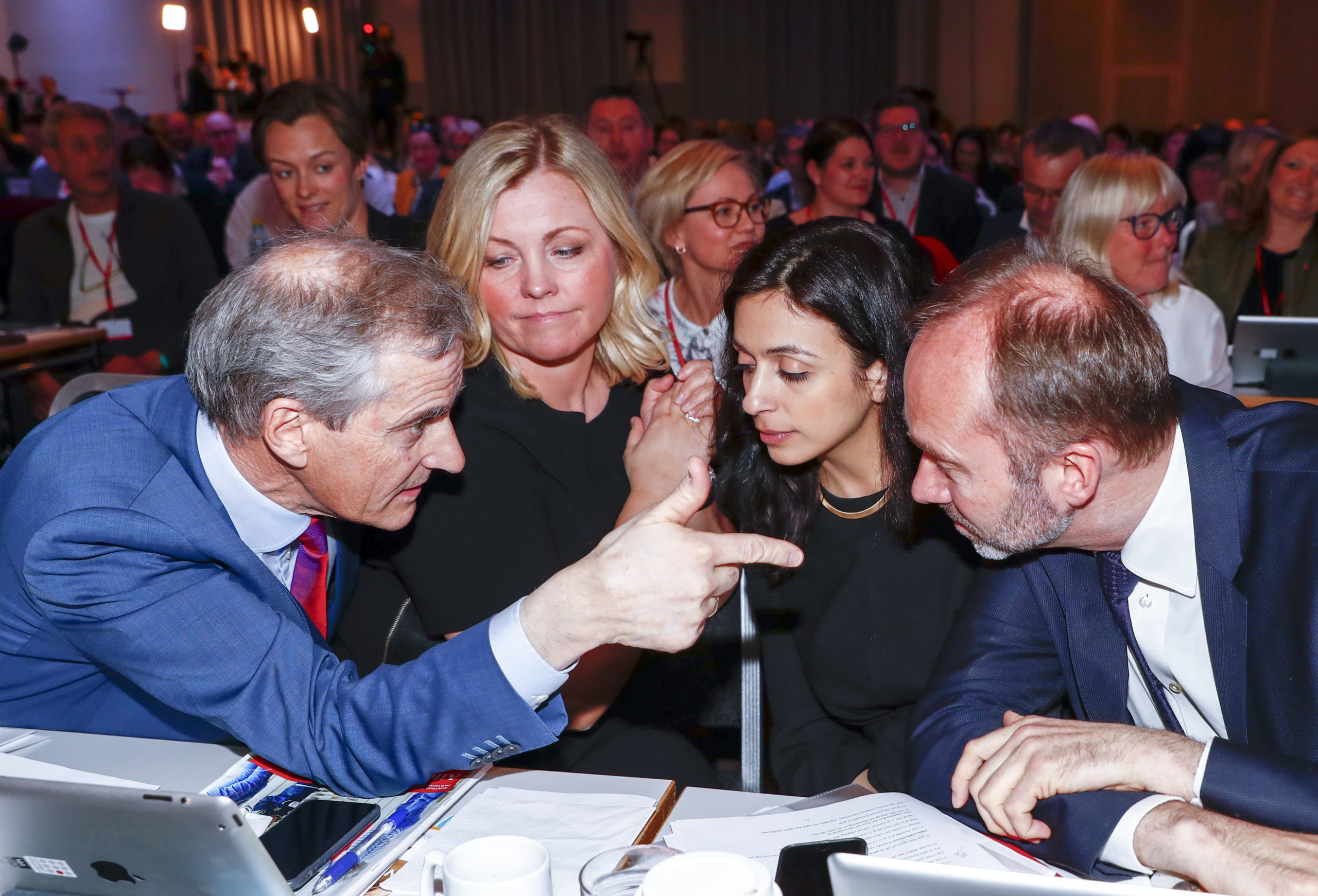 Debatten på NRK: Trond Giske og Kjersti Stenseng fremstår mer som politiske konkurrenter enn som medlemmer av samme parti&nbsp;<span>(+)</span>