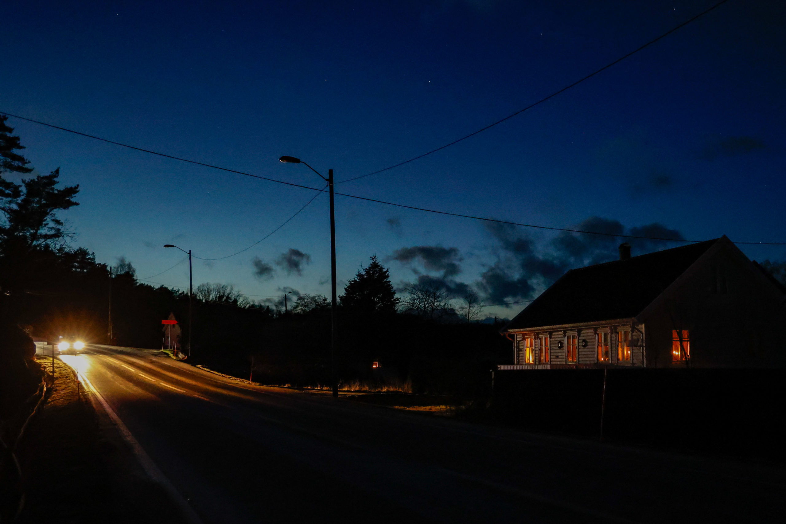 Stormen Otto har stengt veier og hindret fly og ferger&nbsp;<span>(+)</span>