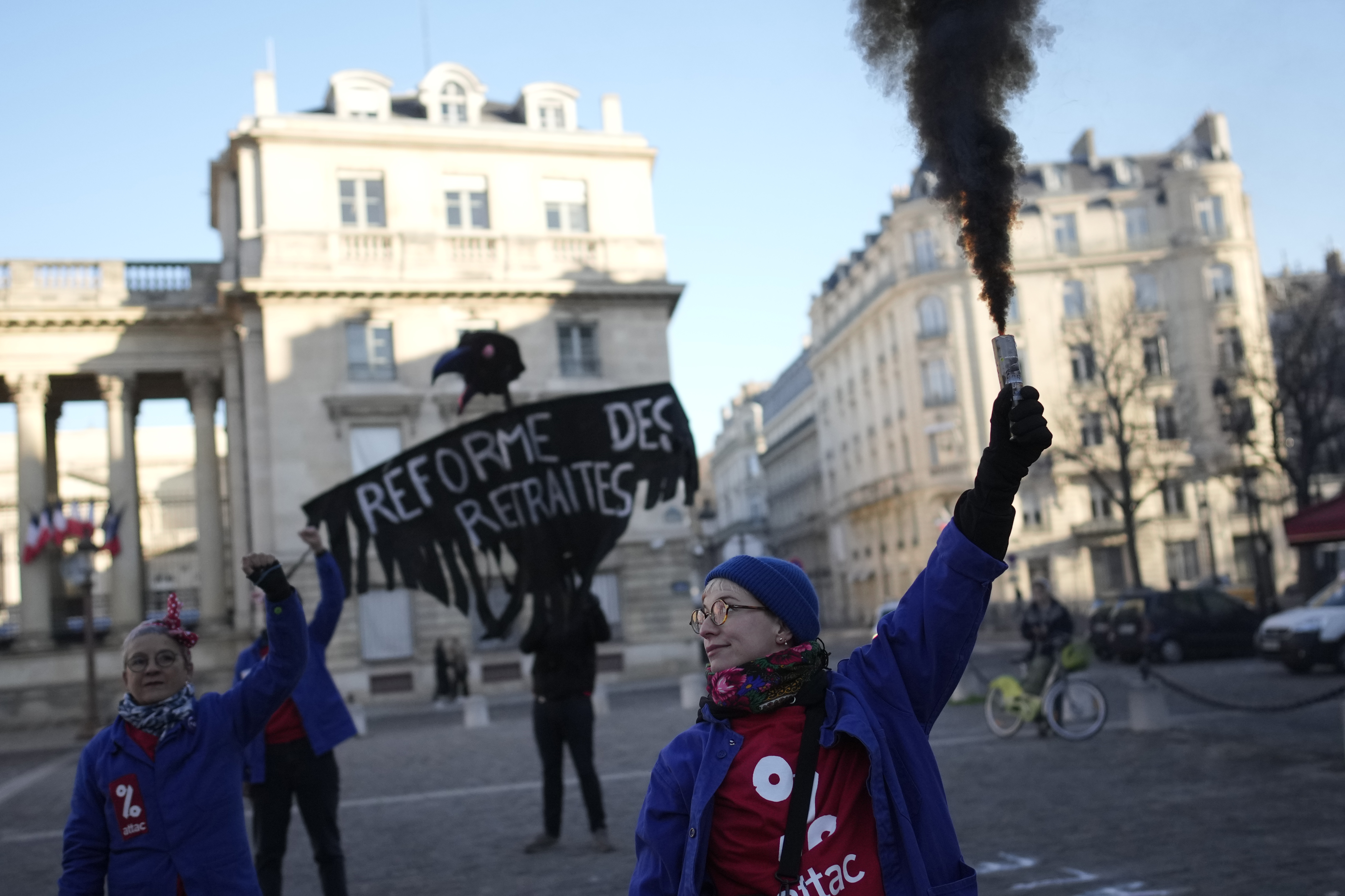 Nye protester i Frankrike mens politikerne debatterer pensjonsreform&nbsp;<span>(+)</span>
