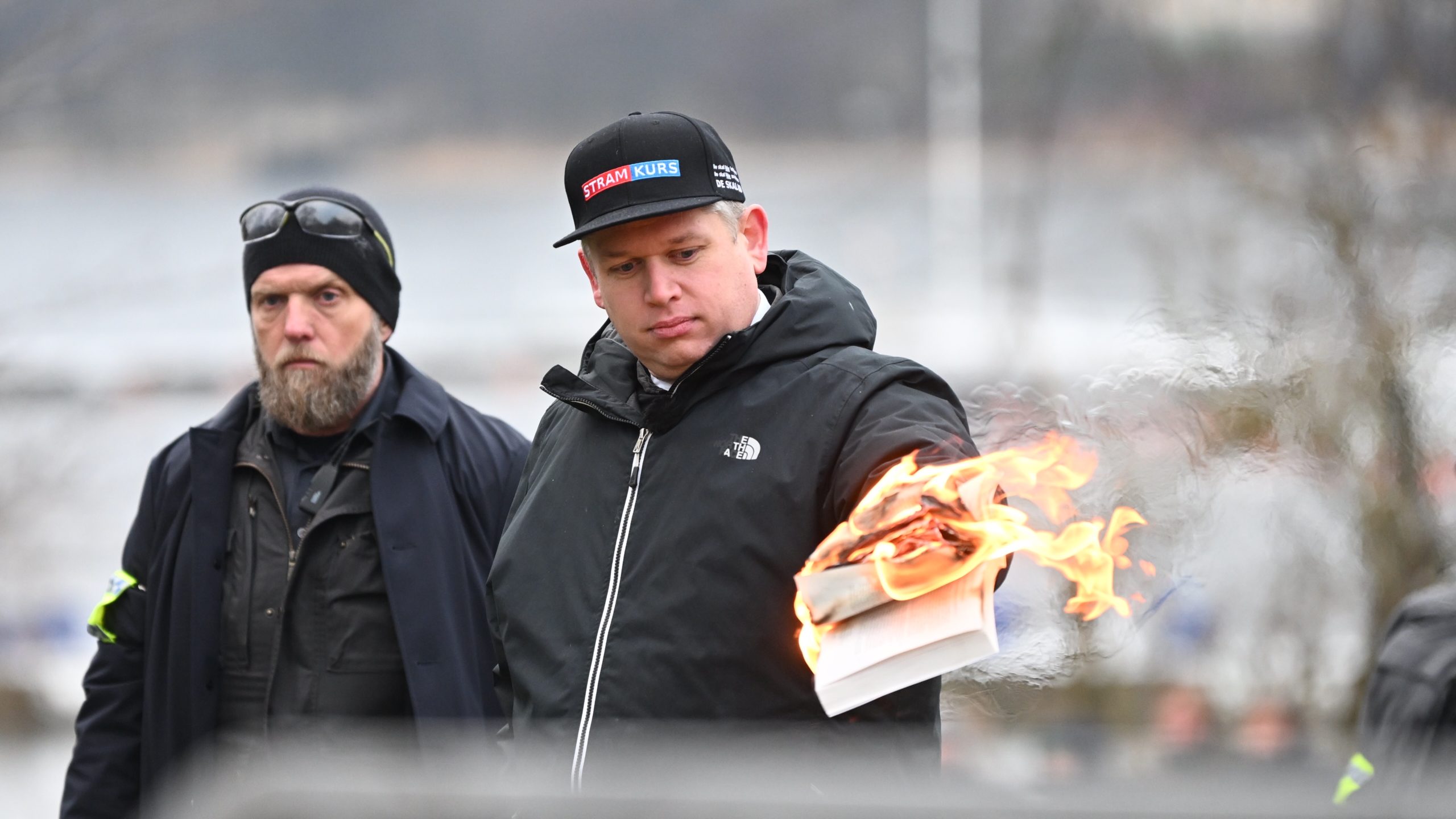 Svensk politi forbyr koranbrenning, henviser til den nasjonale sikkerheten&nbsp;<span>(+)</span>
