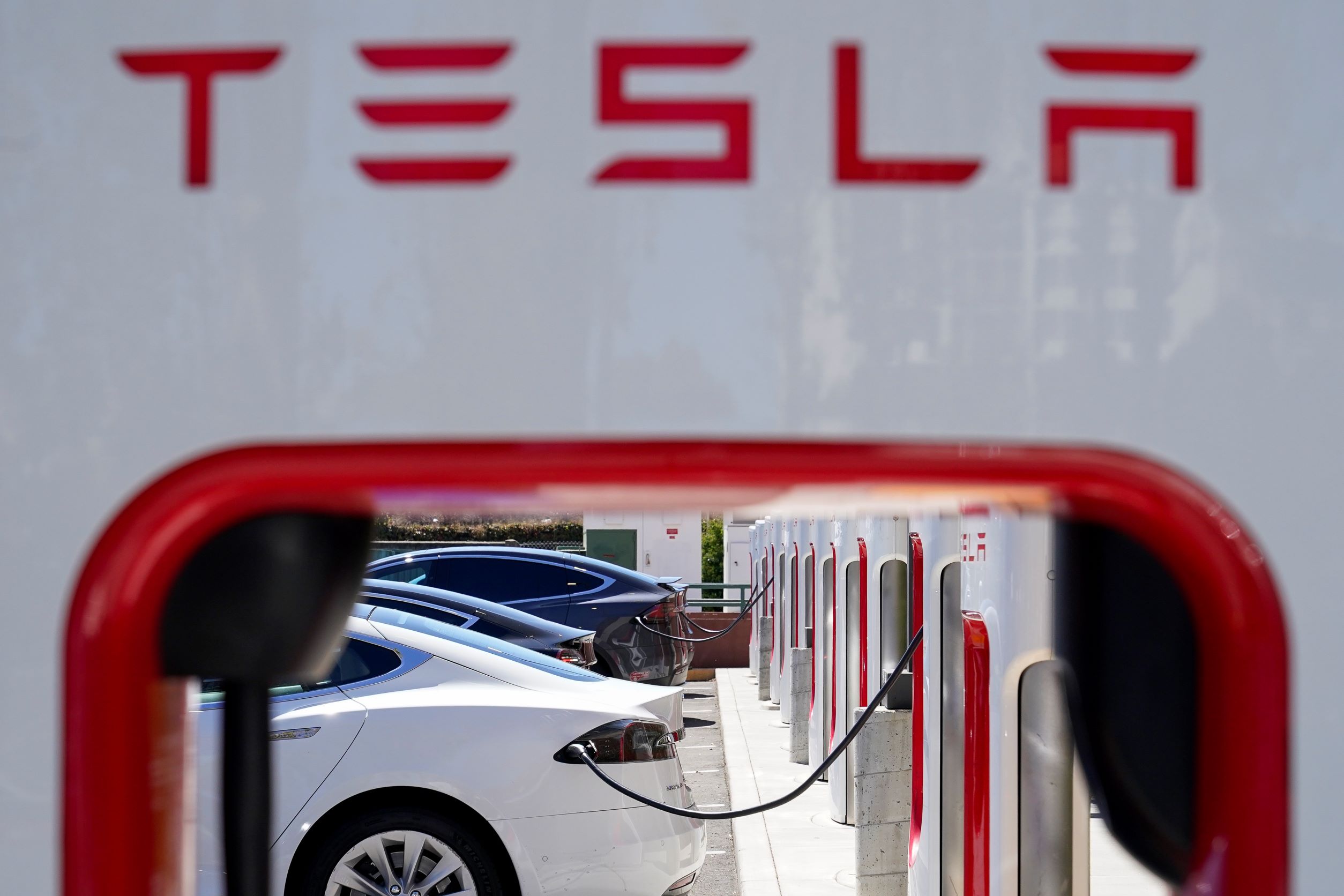 Måtte skifte batteri på Tesla: Pris: 130.000 Document