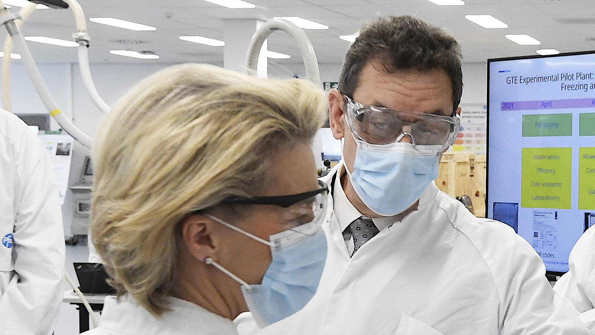 EU-eliten beskytter von der Leyen mot innsyn i SMS-kommunikasjonen med Pfizer-sjefen&nbsp;<span>(+)</span>