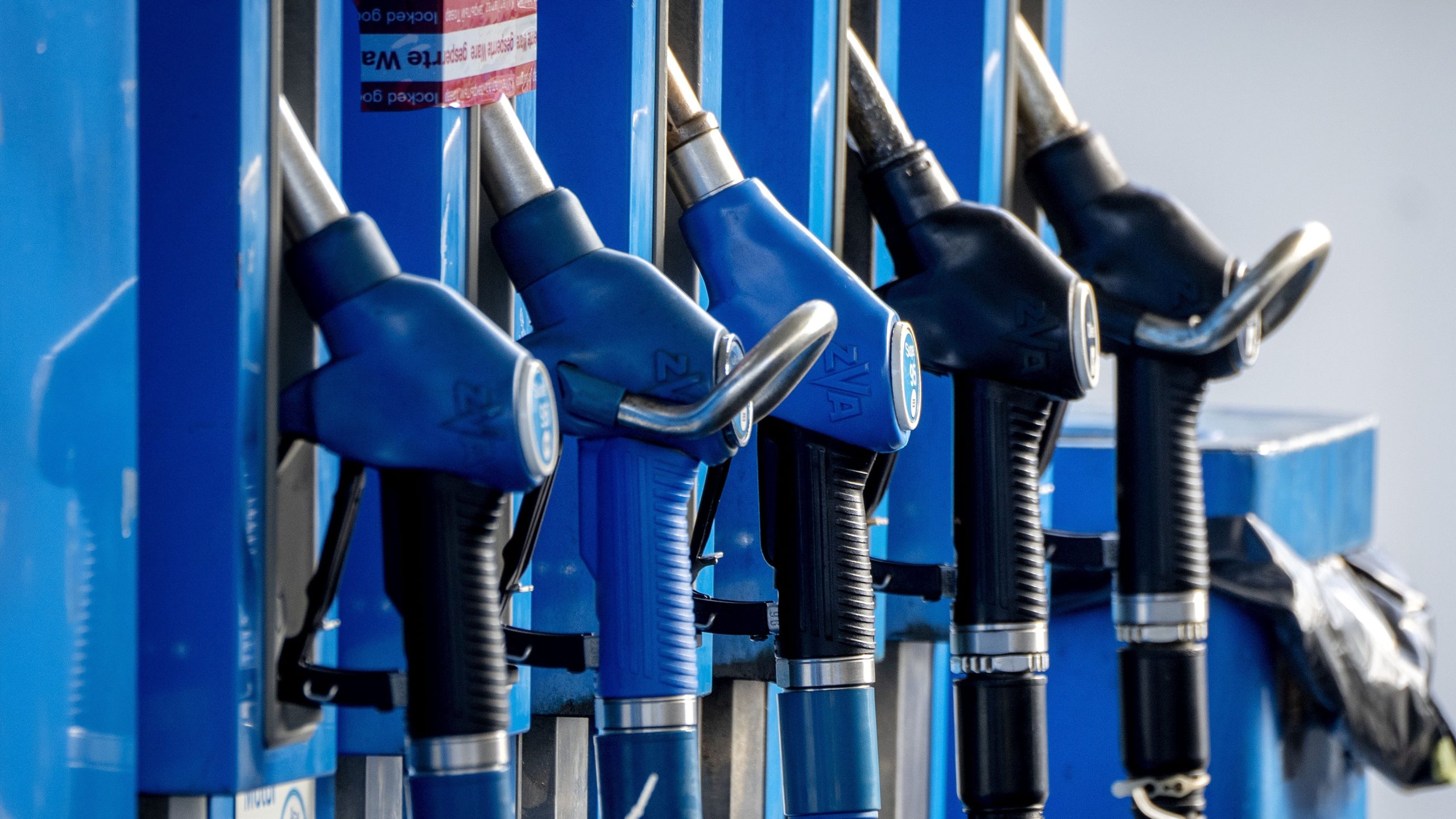 EU-avstemning om forbud mot biler med forbrennings­motor utsettes igjen&nbsp;<span>(+)</span>