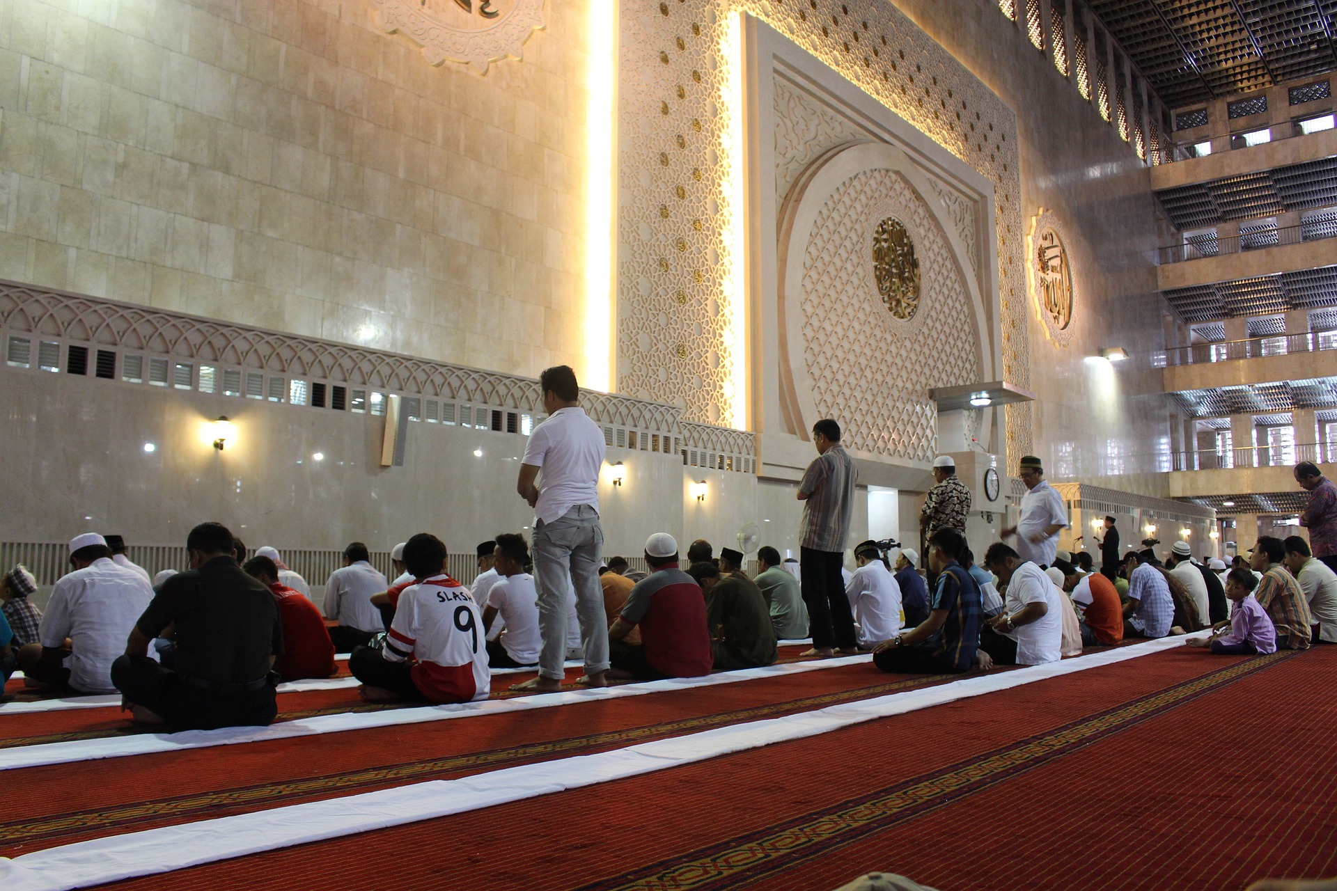 Undersøkelse hevder at flere muslimer enn kristne samt majoriteten i Norge vil ha likestilling i hjemmet&nbsp;<span>(+)</span>