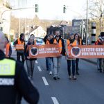 Klimaekstremister i Hamburg ville stanse trafikken, fikk bank av sinte bilister