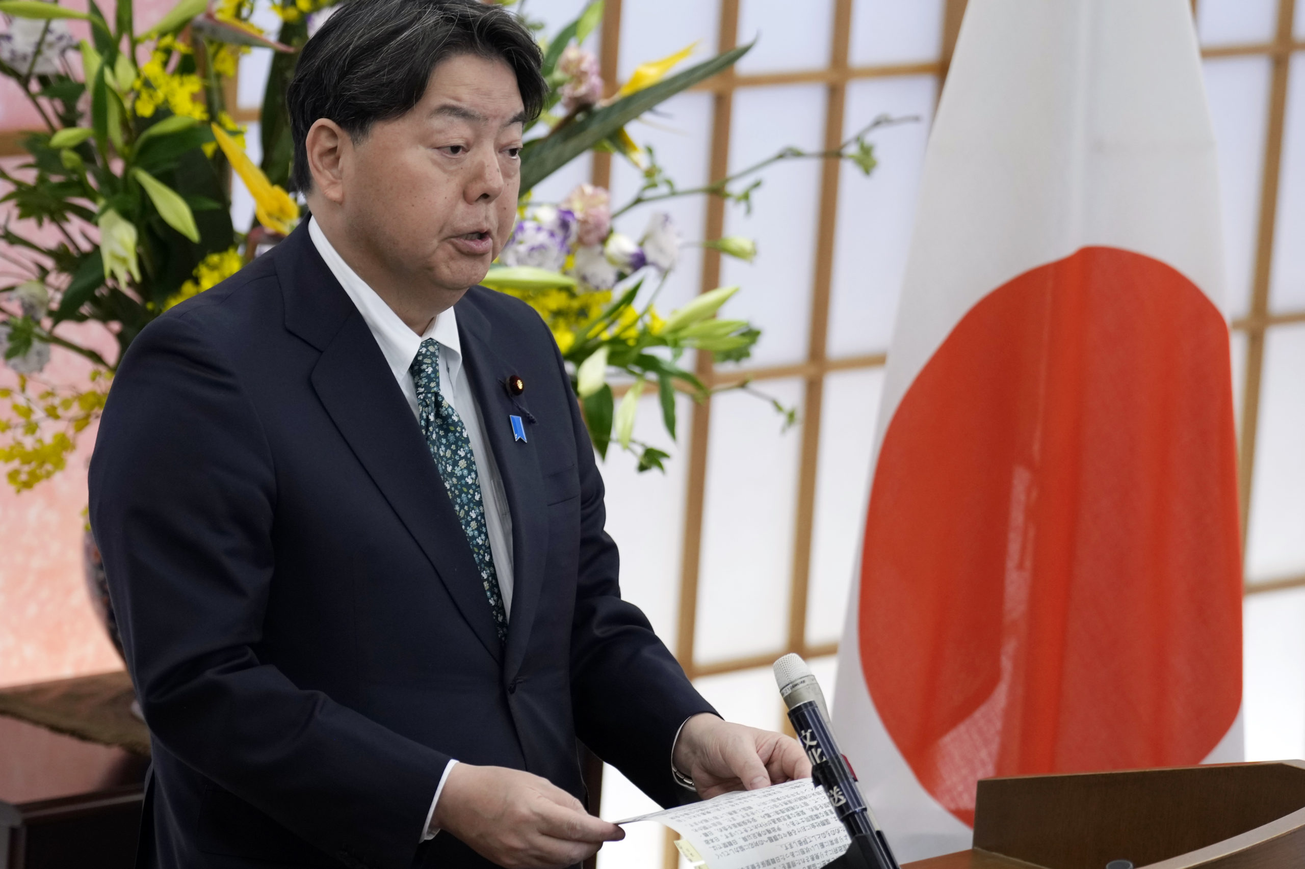 Japans utenriksminister besøker Kina&nbsp;<span>(+)</span>