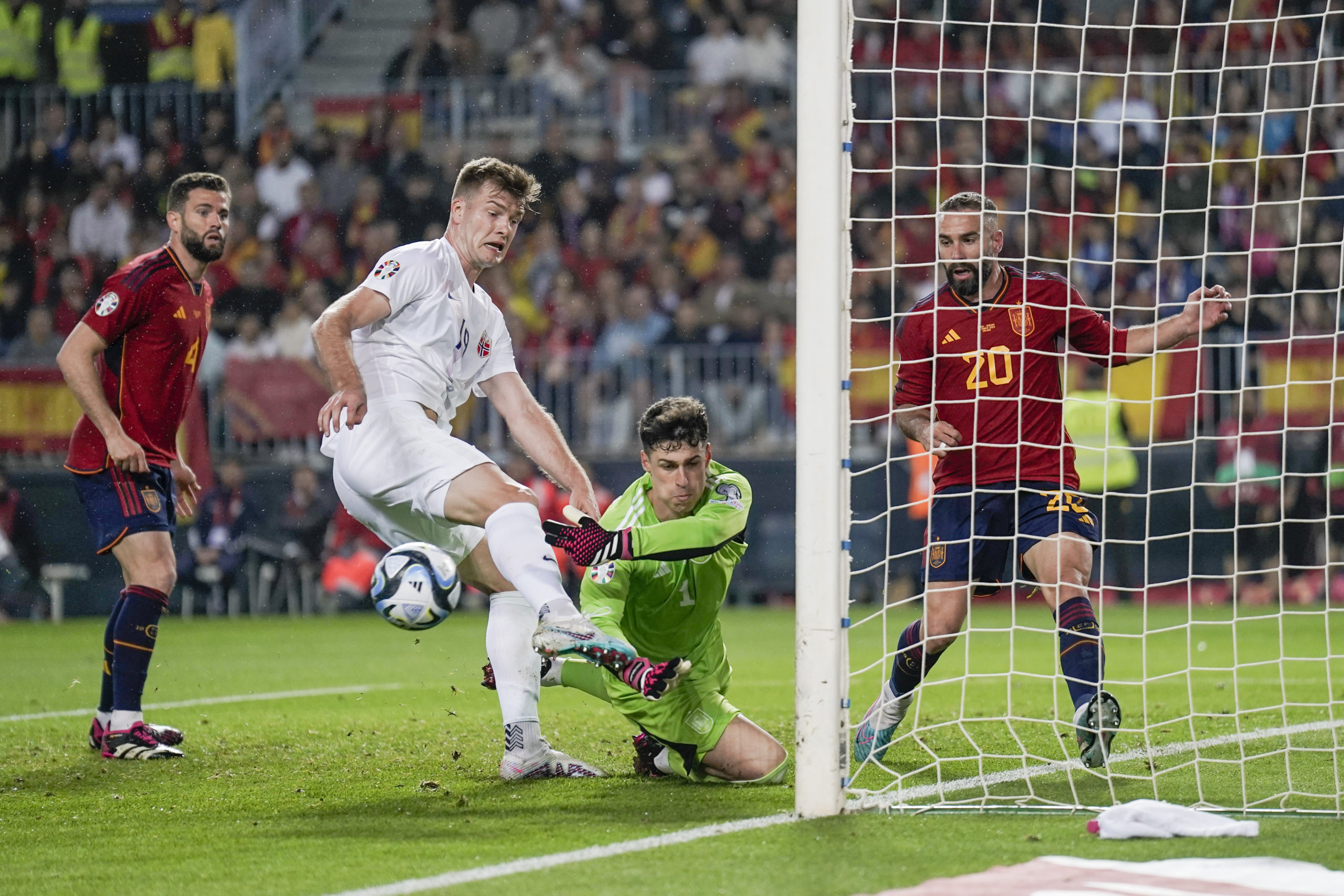 Spania slo Norge 3-0 i første kamp i EM-kvaliken&nbsp;<span>(+)</span>