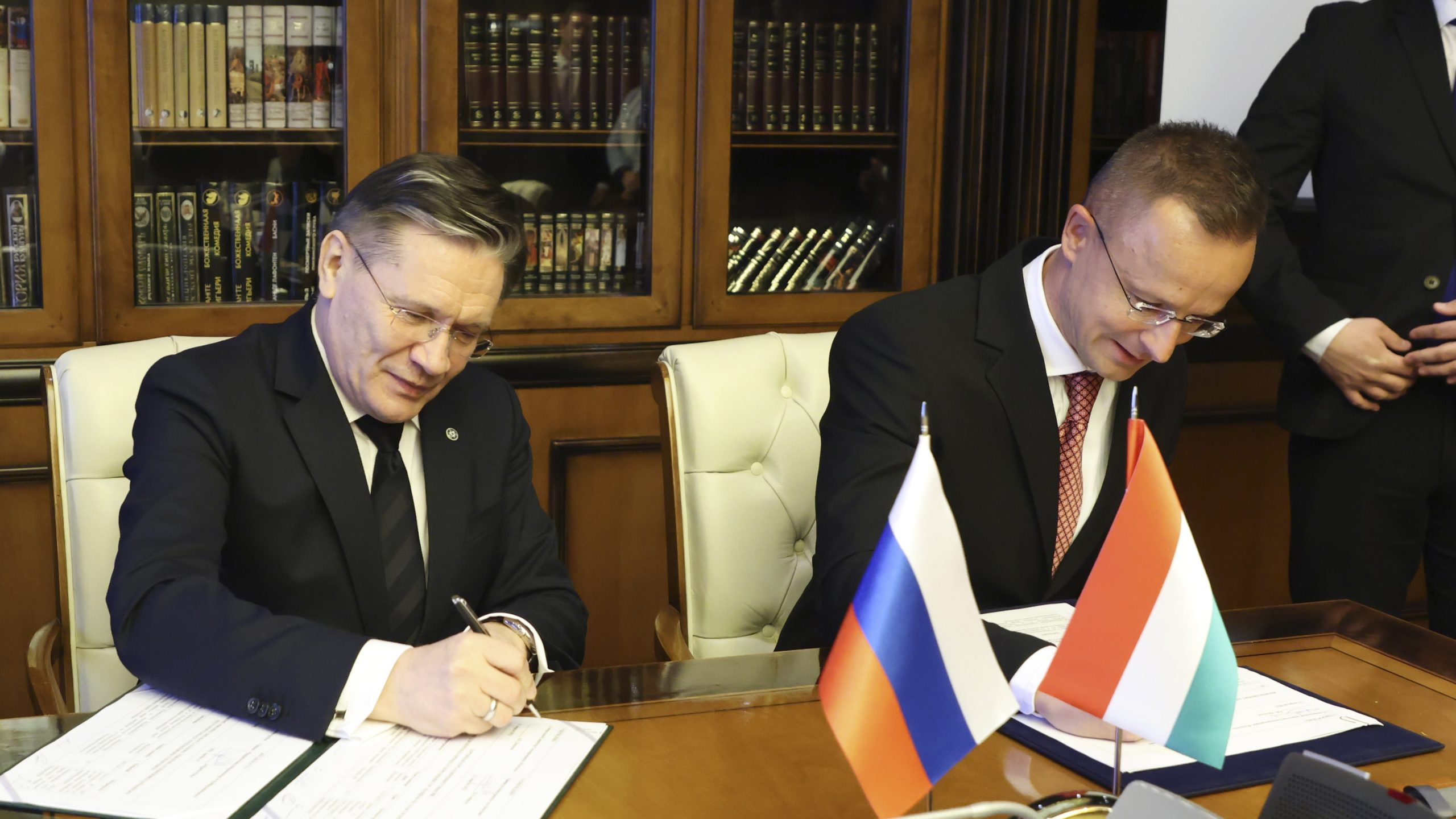 Ungarn inngår avtale om energi-import fra Russland&nbsp;<span>(+)</span>
