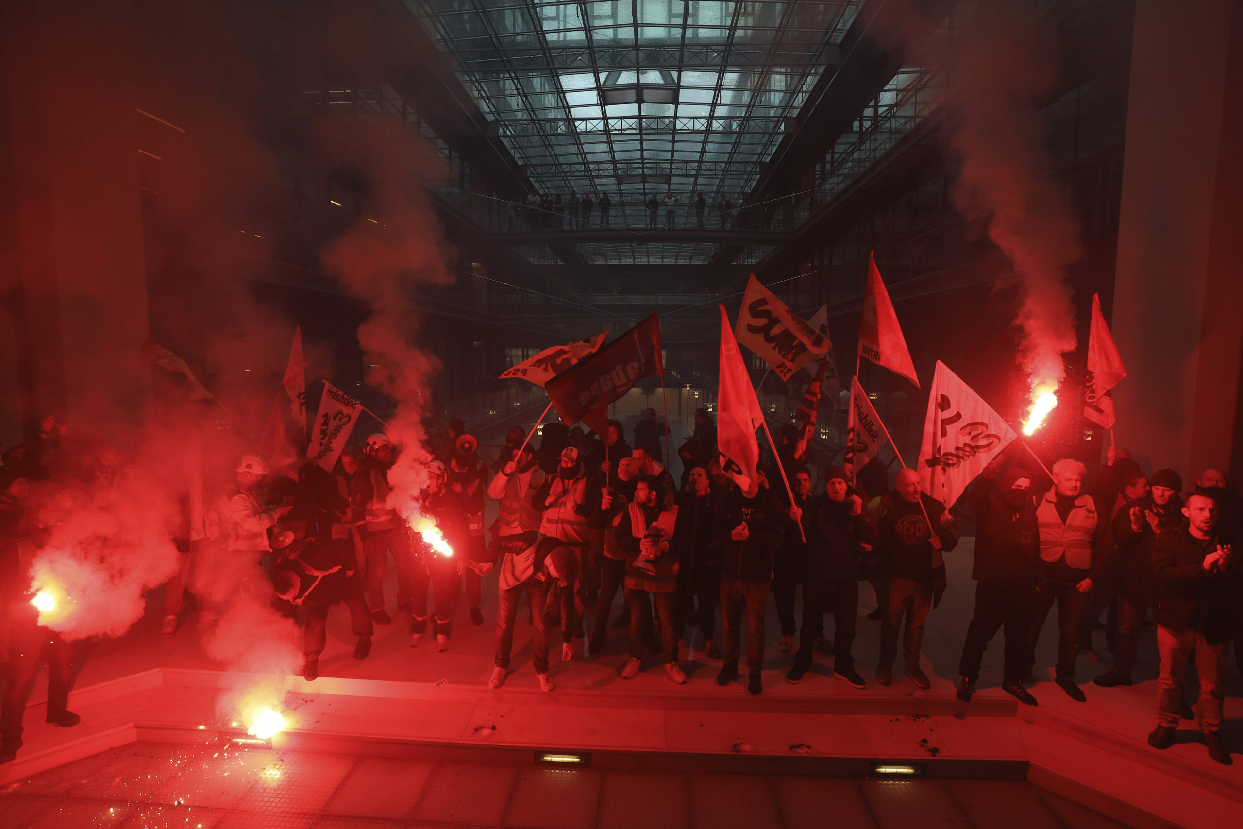 Jernbanearbeidere stormet Blackrock i Paris&nbsp;<span>(+)</span>