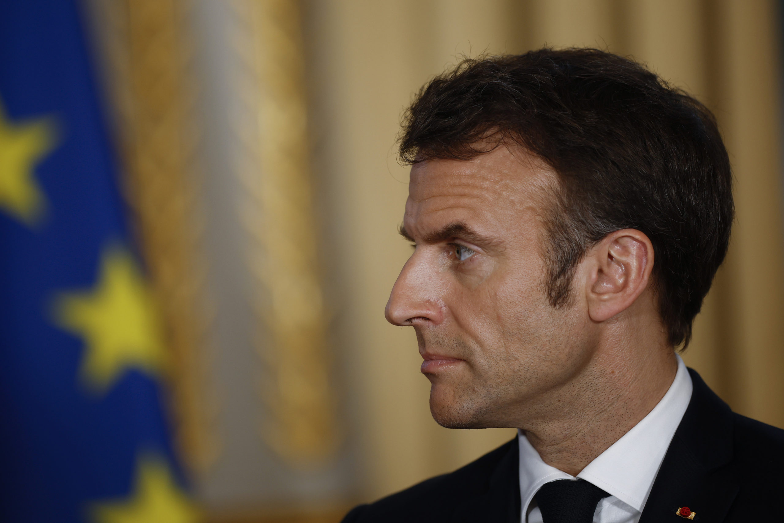 Fransk kvinne risikerer 12.000 euro i bot for å ha fornærmet Macron&nbsp;<span>(+)</span>