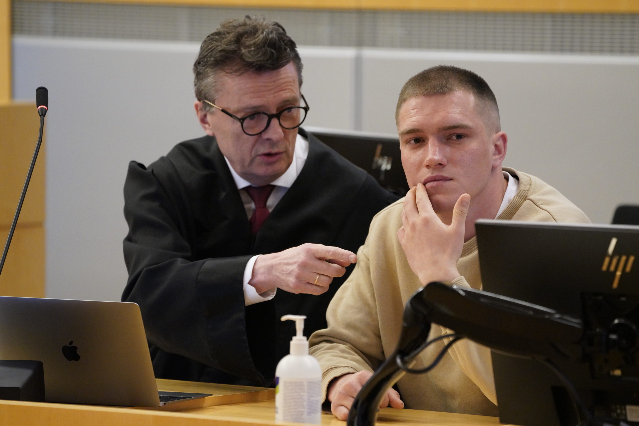 Antatt Wagner-avhopper erkjenner delvis straffskyld i Oslo tingrett – nekter for politivold&nbsp;<span>(+)</span>