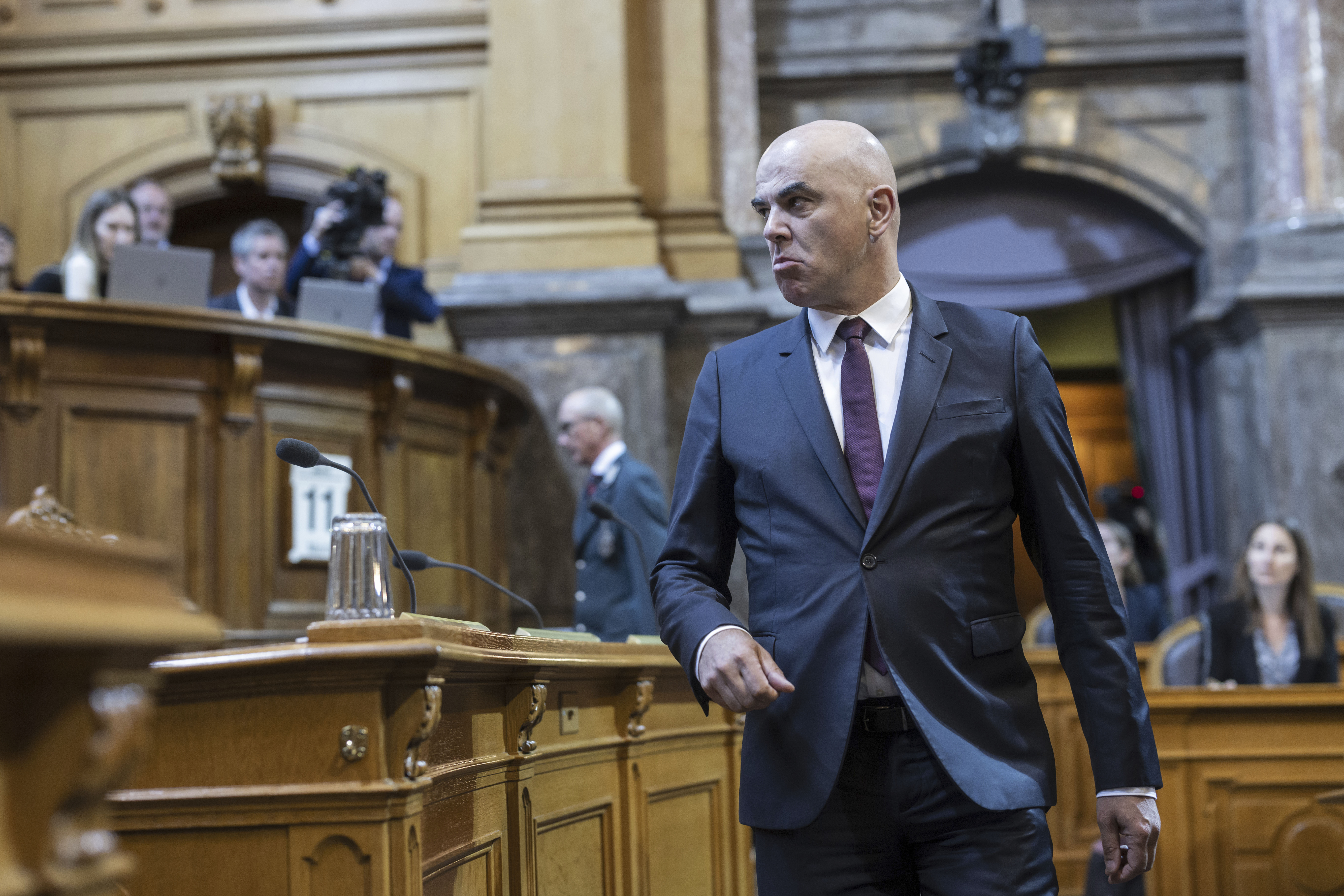 Rasende sveitsiske folkevalgte godkjente redningspakke&nbsp;<span>(+)</span>