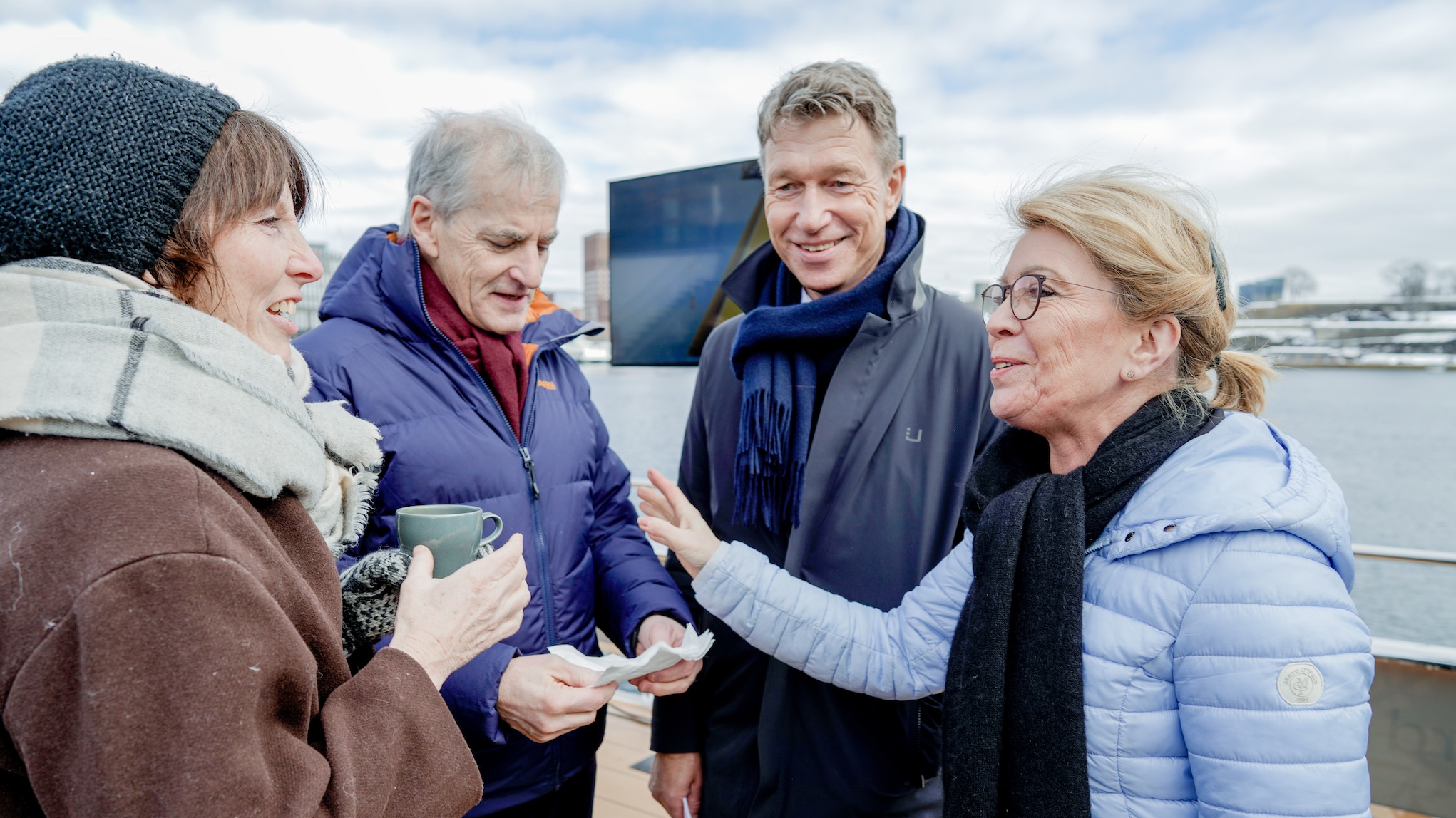 Støre i mål: Ap halvert&nbsp;<span>(+)</span>
