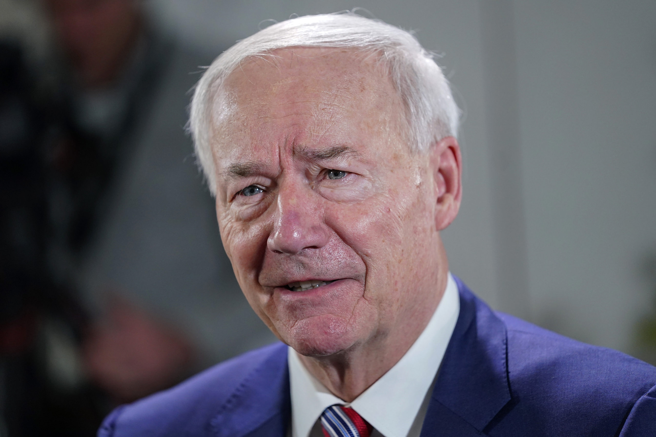 Republikaneren Asa Hutchinson stiller som presidentkandidat – oppfordrer Trump til å trekke seg&nbsp;<span>(+)</span>