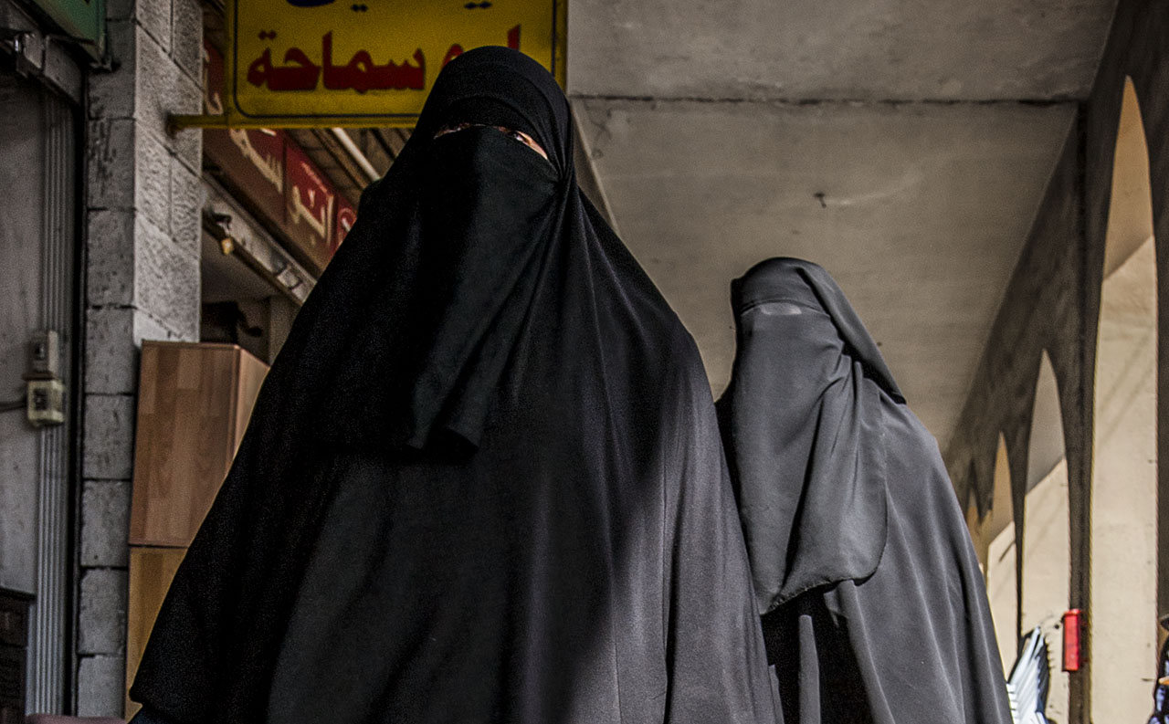Sveits: Burka&shy;forbudet er trådt i kraft. Første bot utstedt