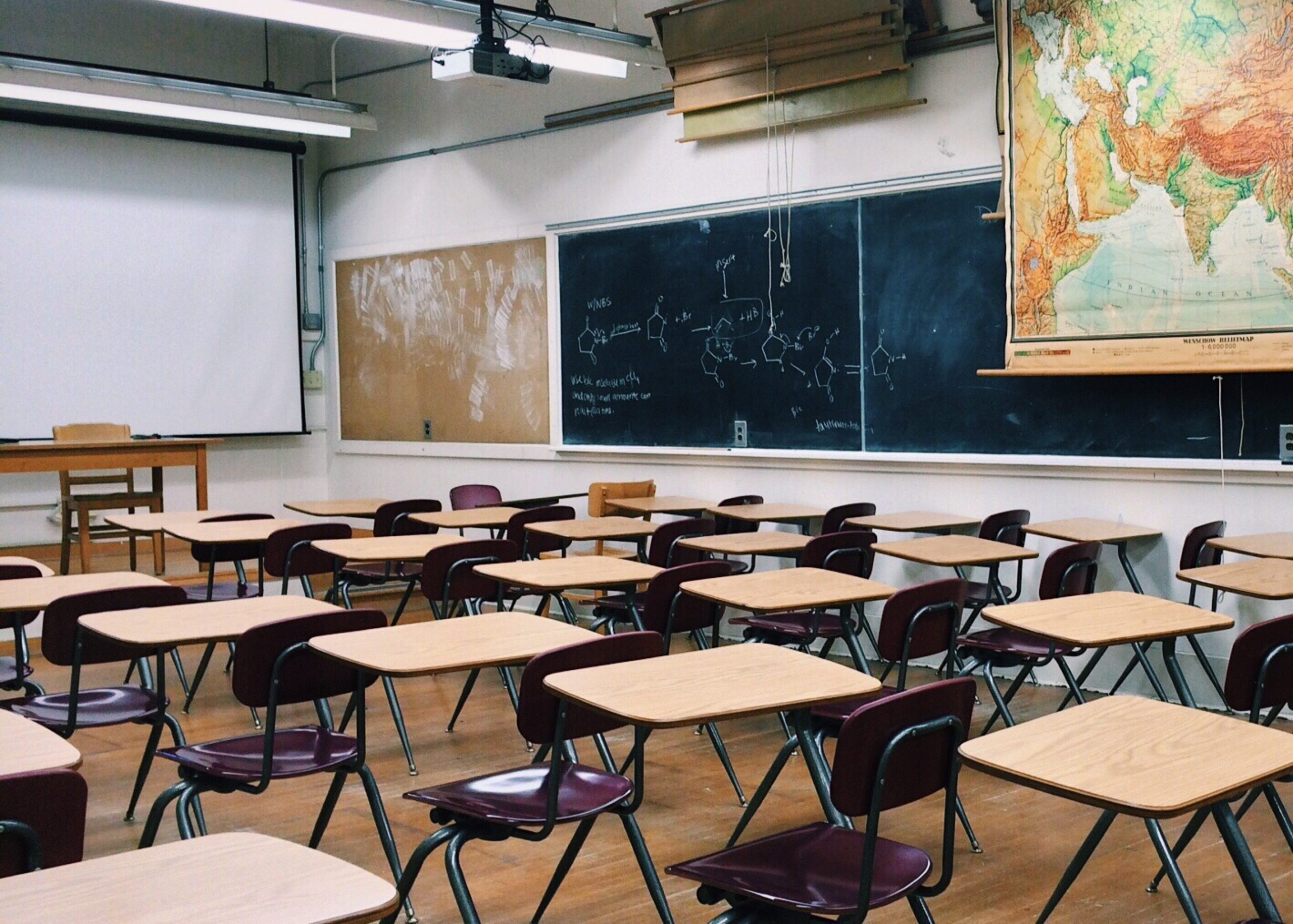 Skole i Lillestrøm må endre klasser etter å ha diskriminert elever på bakgrunn av etnisitet&nbsp;<span>(+)</span>