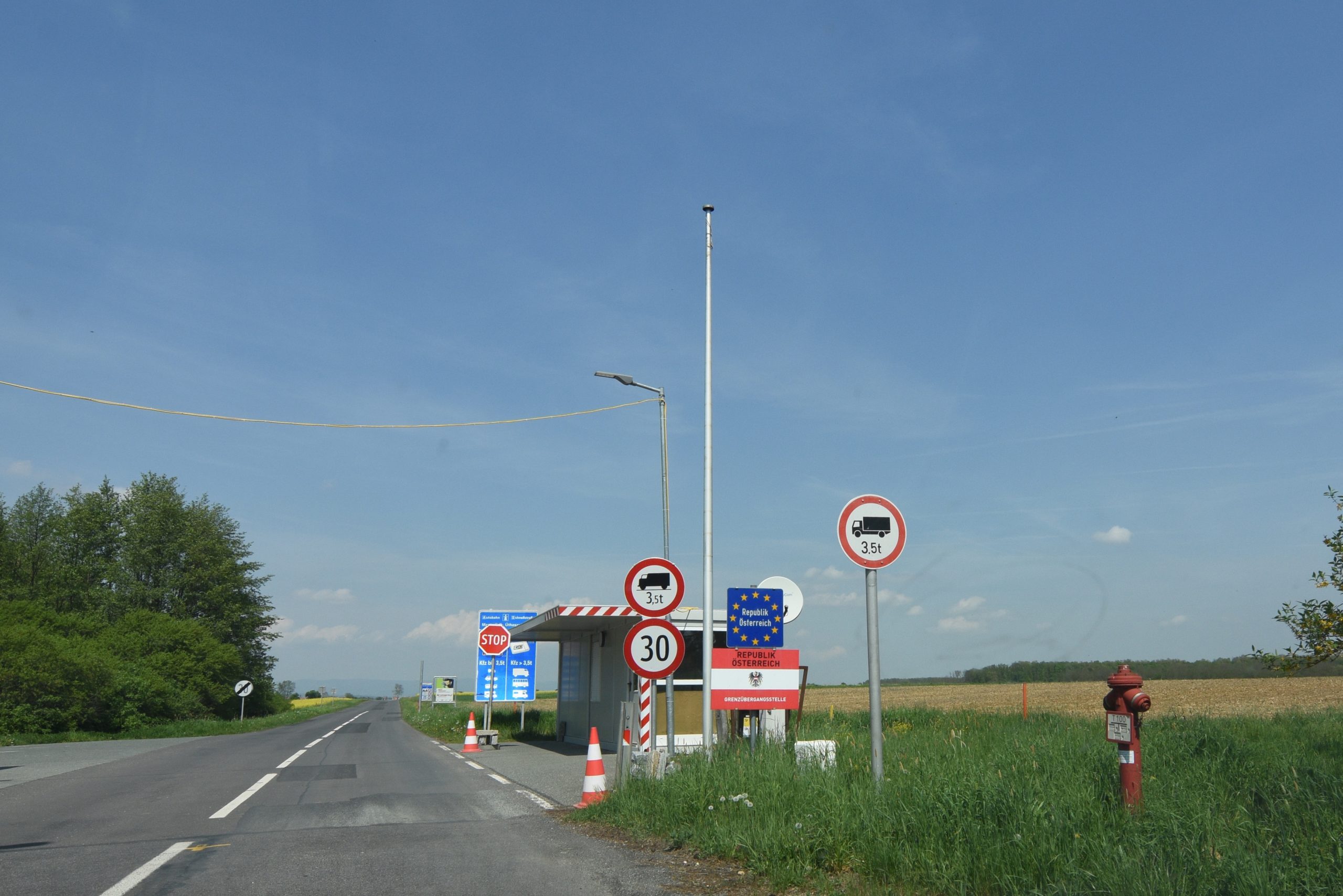 Østerrike skjerper grensekontrollen mot Ungarn etter løslatelse av menneskesmuglere&nbsp;<span>(+)</span>