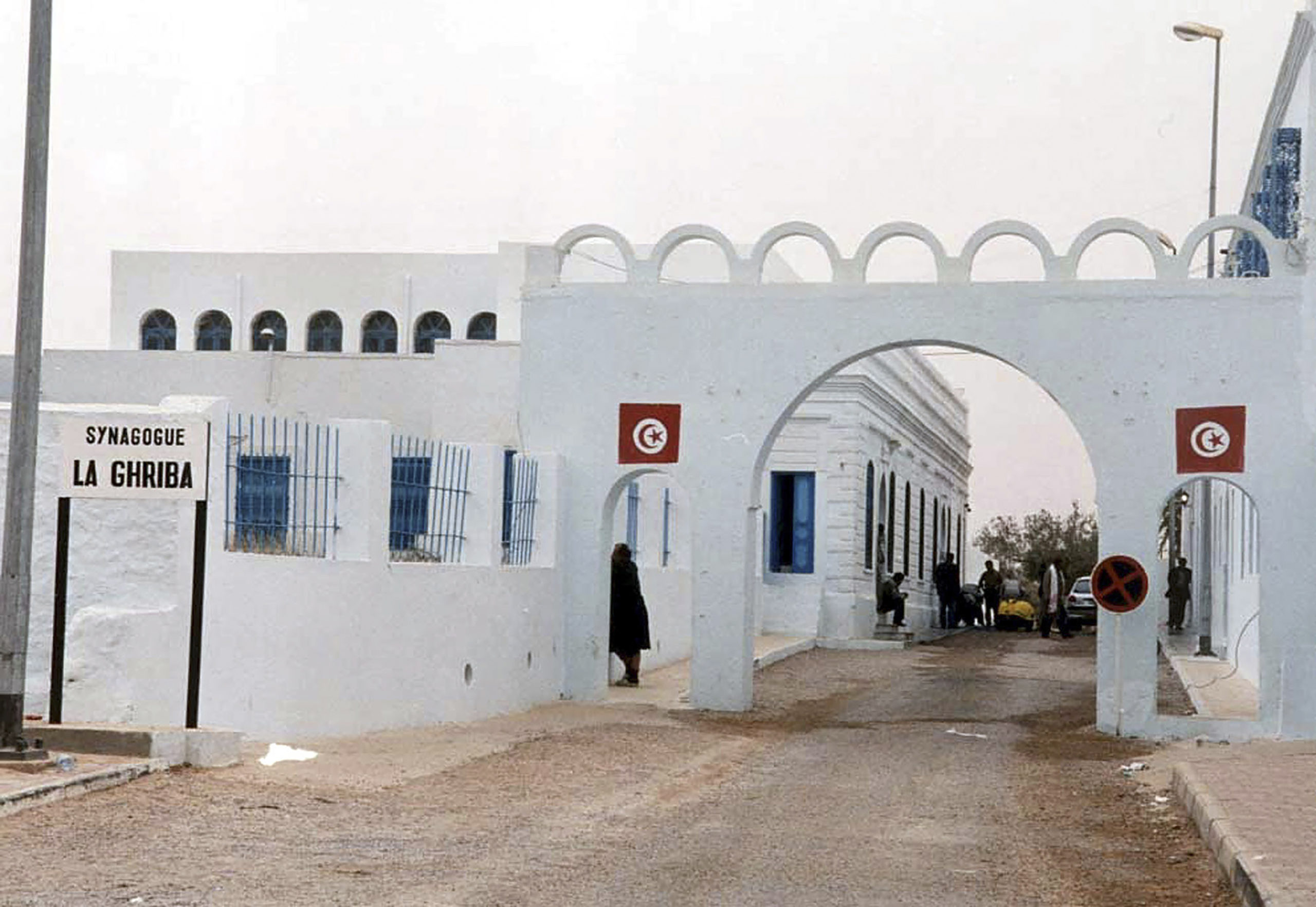 Fire drept og ni såret i angrep ved synagoge i Tunisia&nbsp;<span>(+)</span>