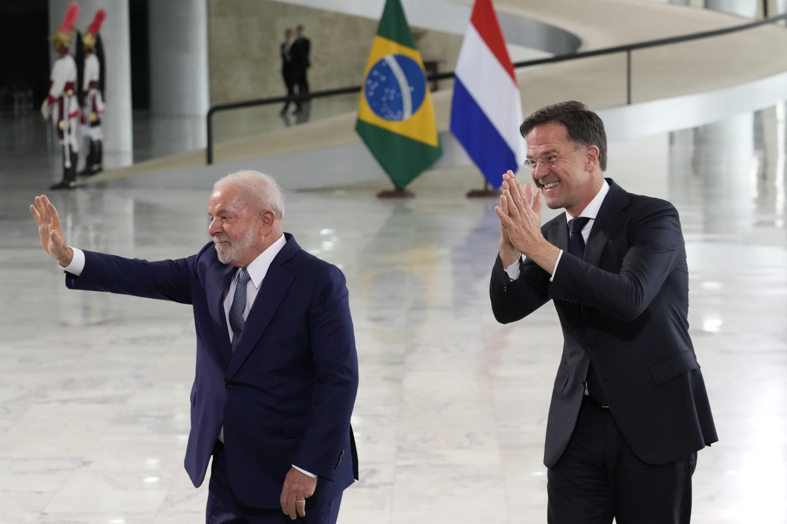 Lula proklamerer «Fredsnasjonen Brasil»&nbsp;<span>(+)</span>