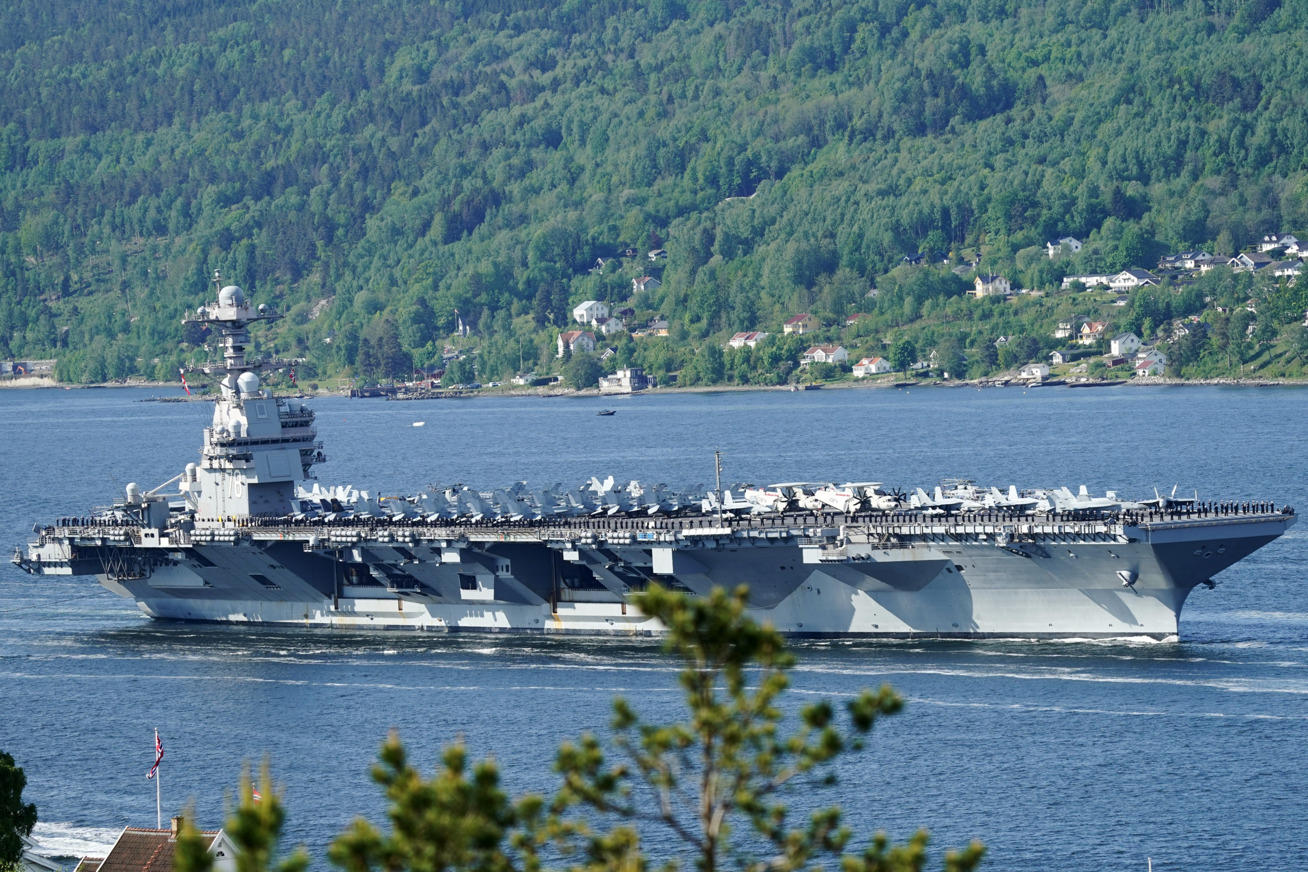 USS «Gerald R. Ford» sender et budskap. Men hvilket?&nbsp;<span>(+)</span>