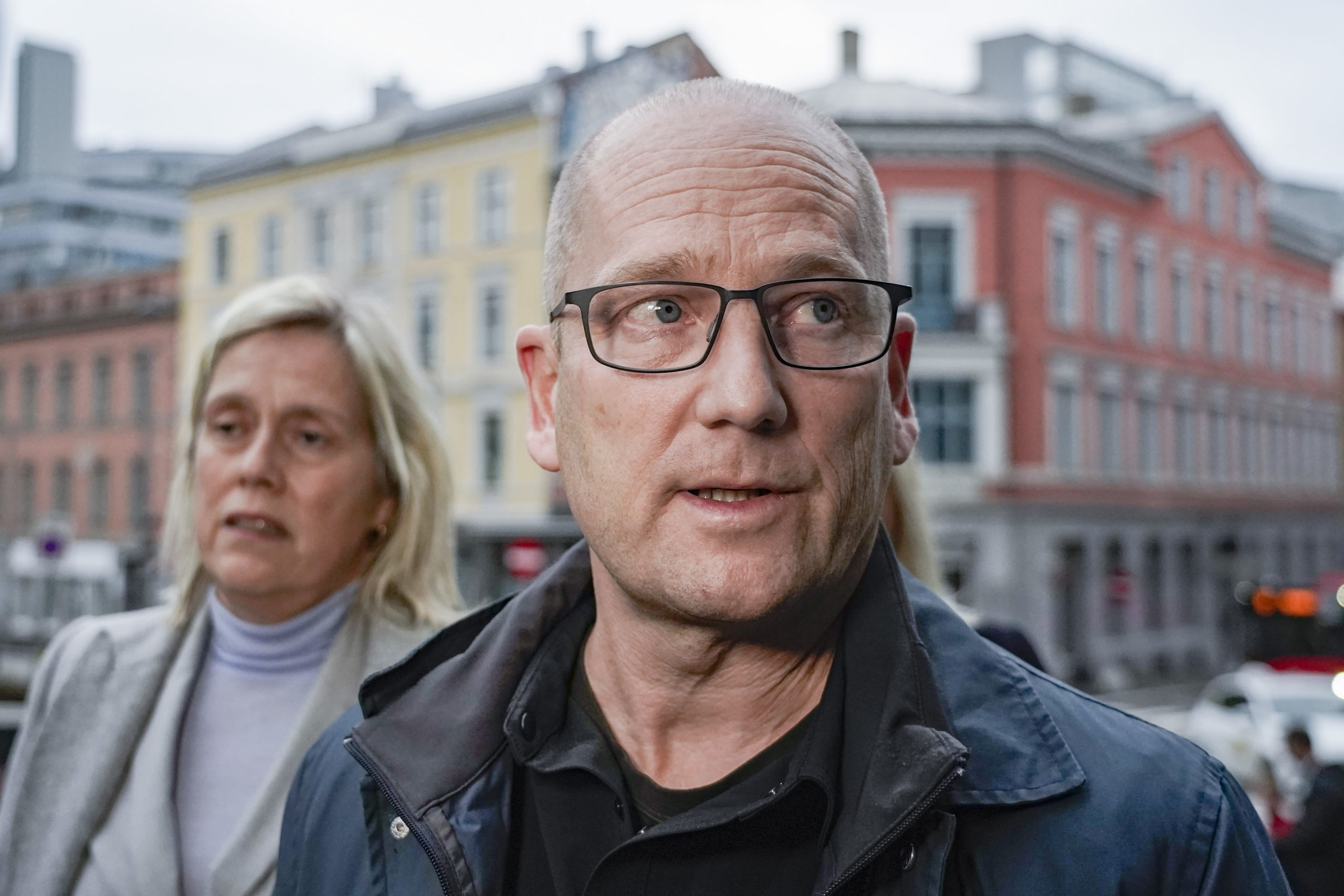 Steffen Handal ber Vedum holde fingrene fra fatet